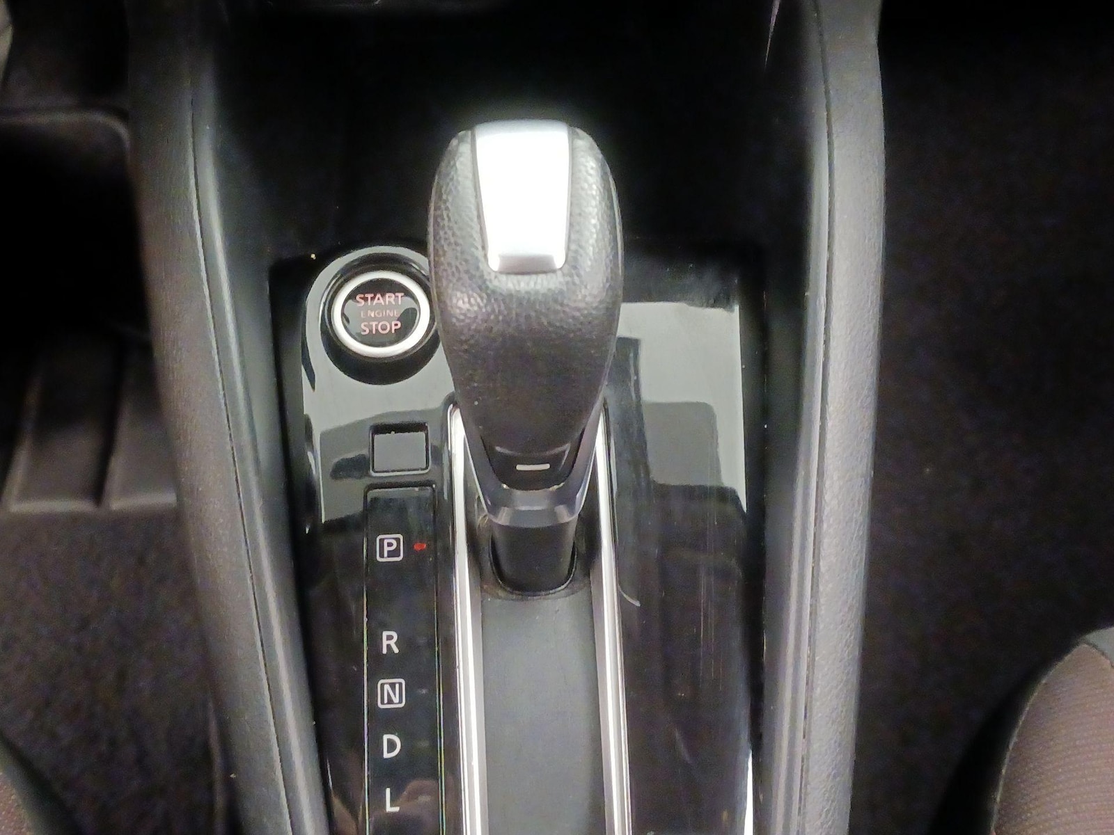 2021 Nissan Versa Sedan 17
