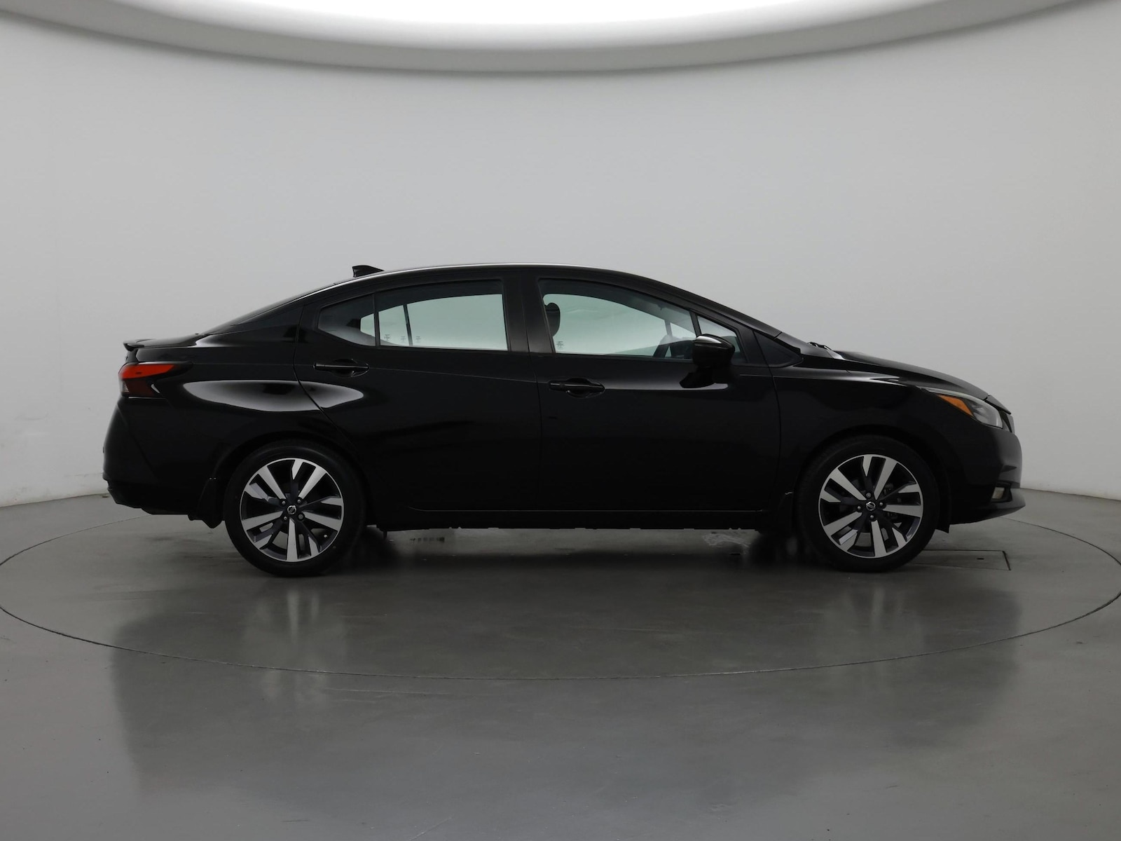 2021 Nissan Versa Sedan 8