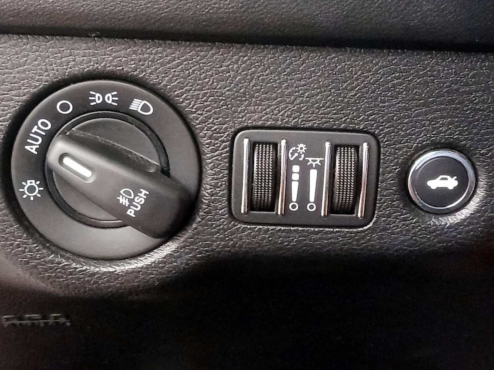 2019 Dodge Charger R/T - Photo 14