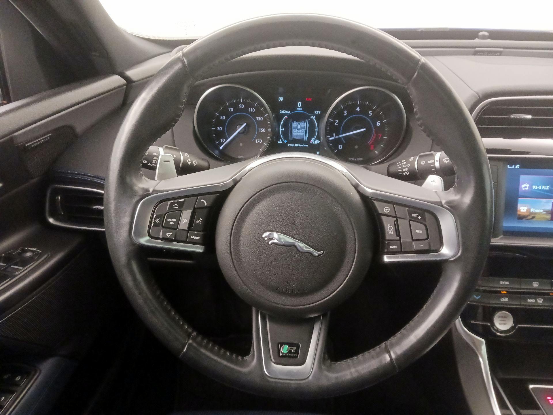Thumbnail: 2018 Jaguar XE - 10