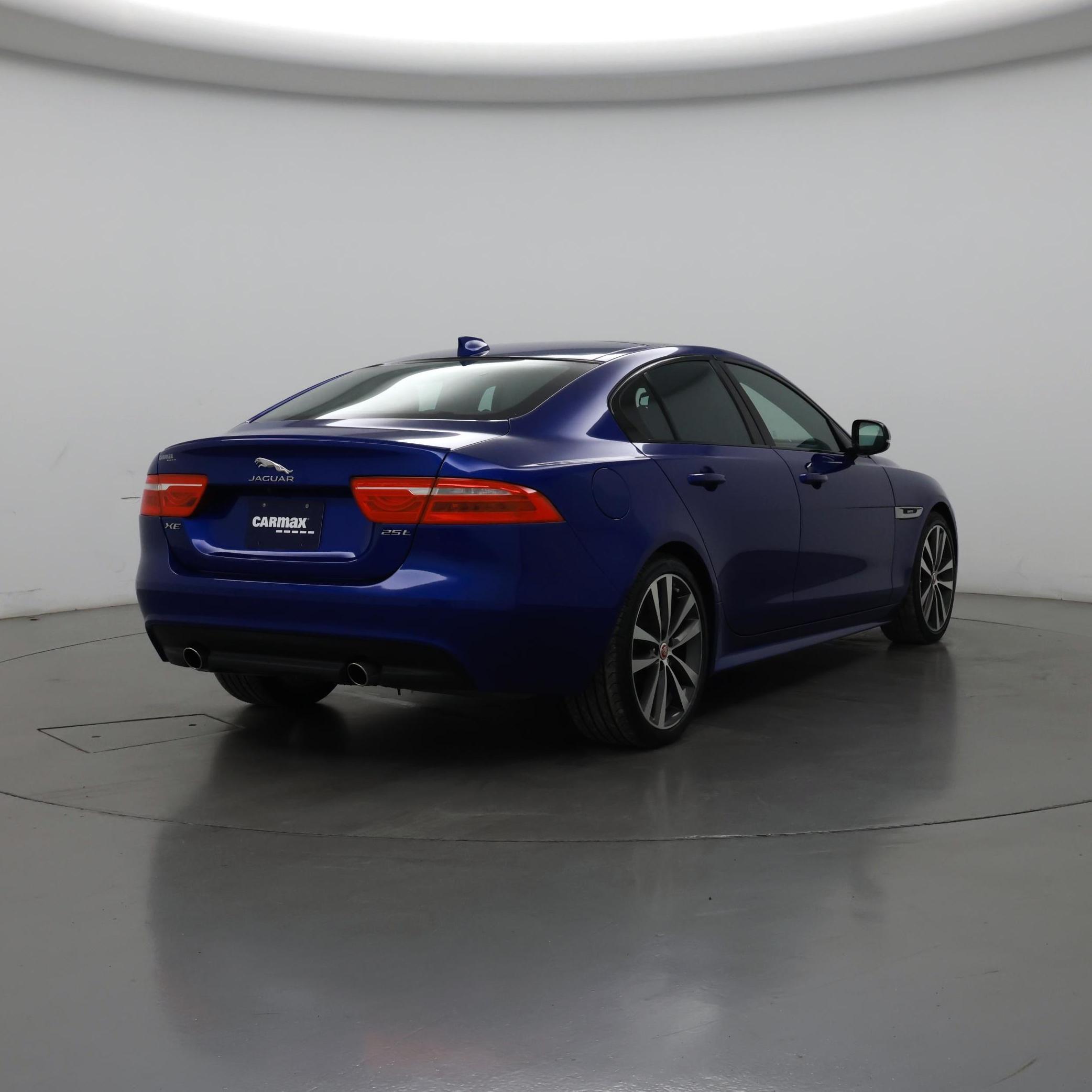 Thumbnail: 2018 Jaguar XE - 8