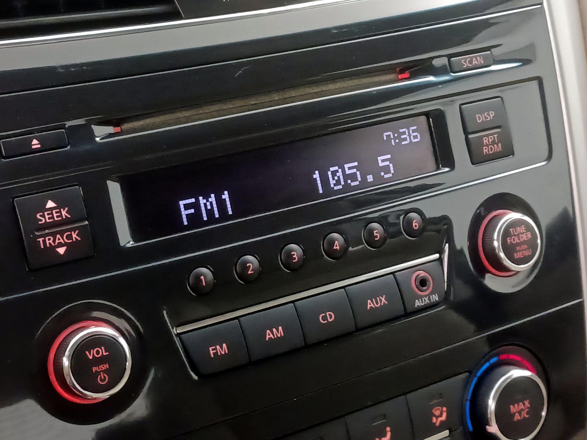 Thumbnail: 2015 Nissan Altima - 14