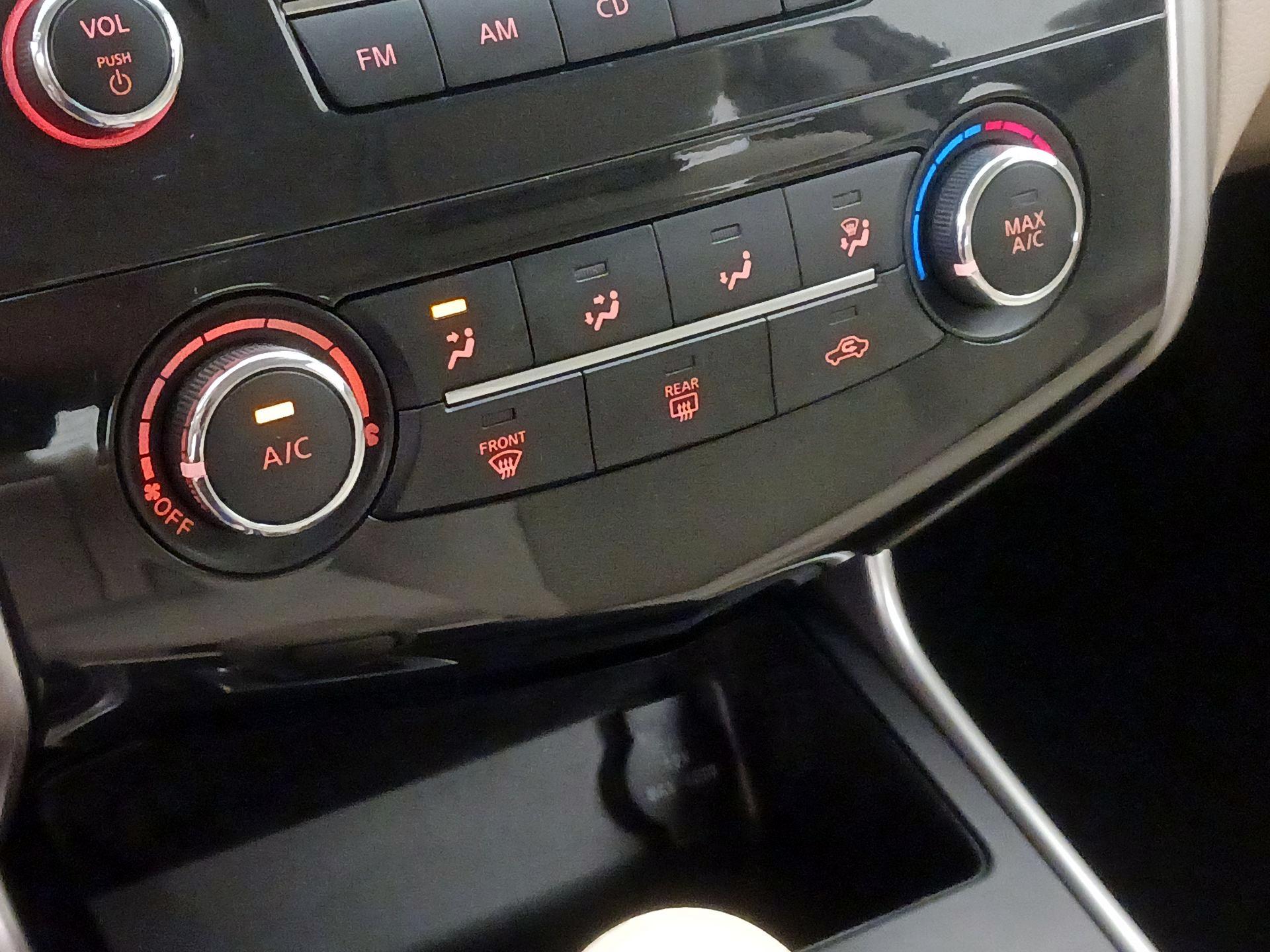 Thumbnail: 2015 Nissan Altima - 15