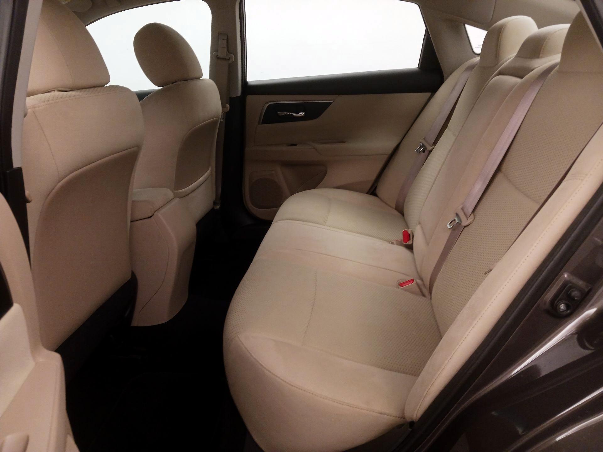 Thumbnail: 2015 Nissan Altima - 17
