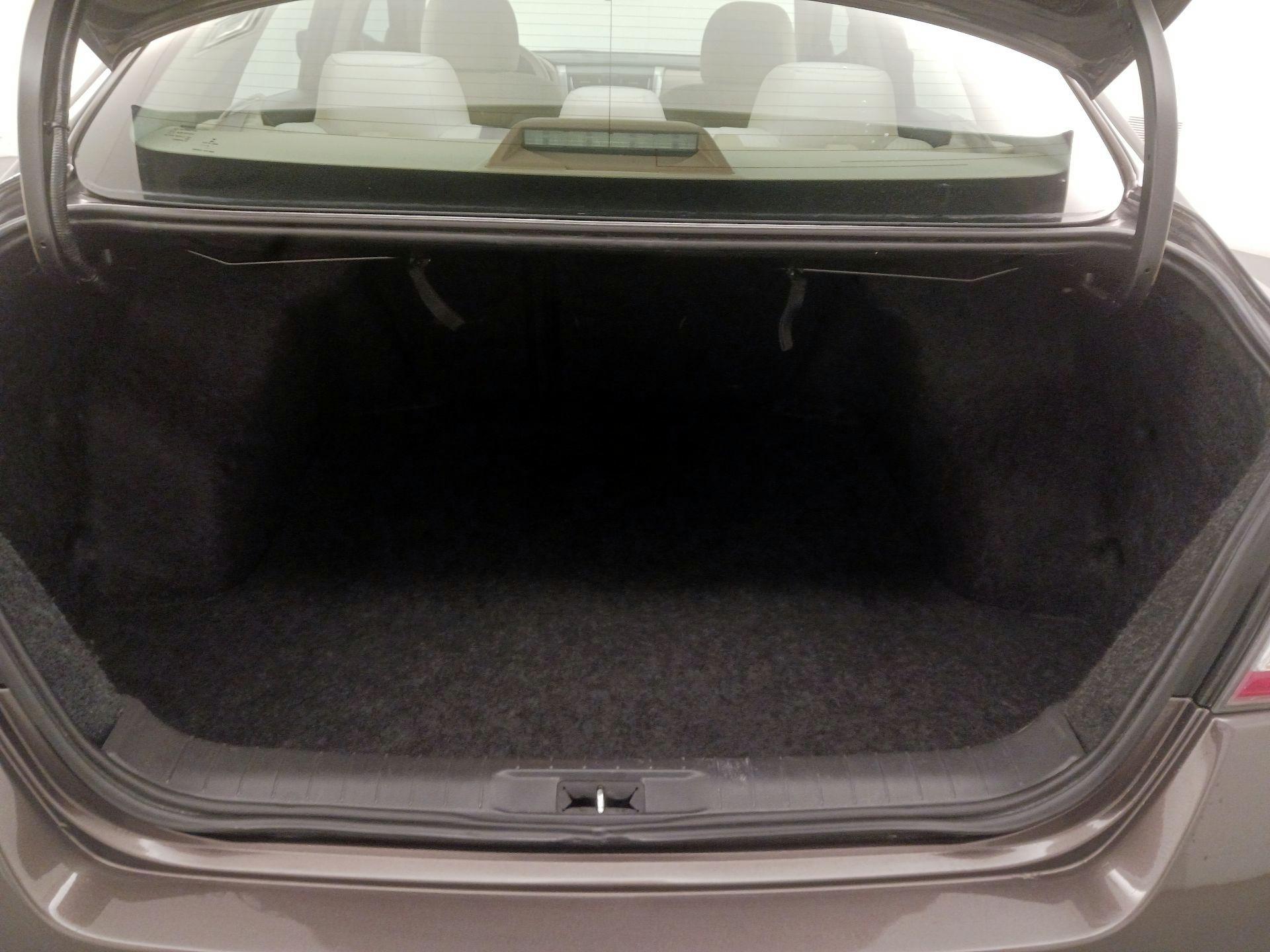 Thumbnail: 2015 Nissan Altima - 18