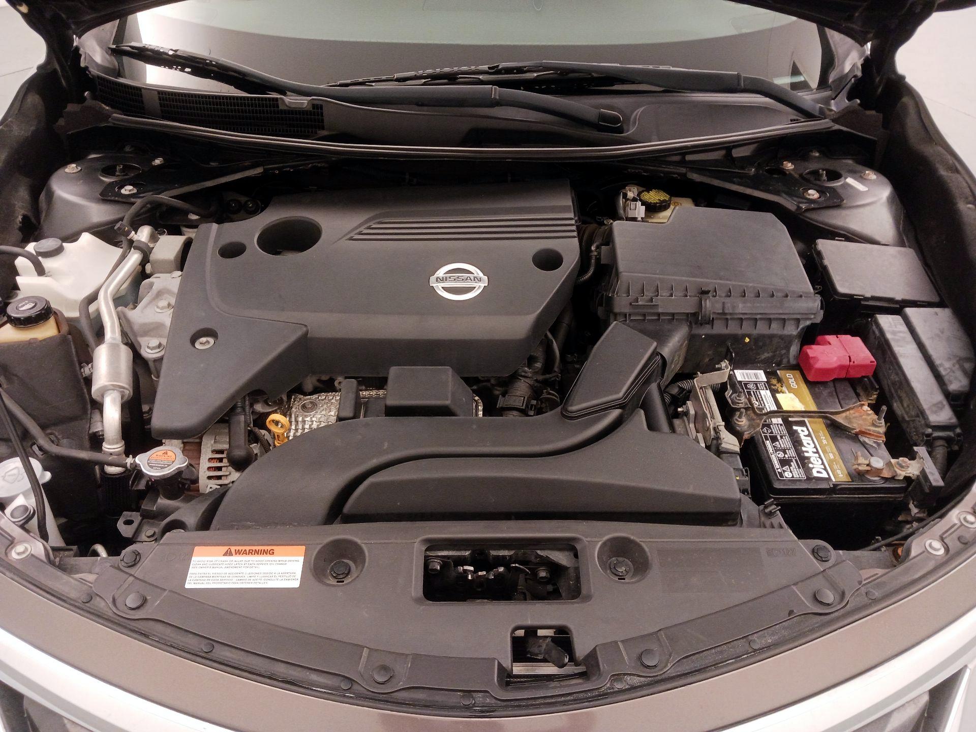 Thumbnail: 2015 Nissan Altima - 19