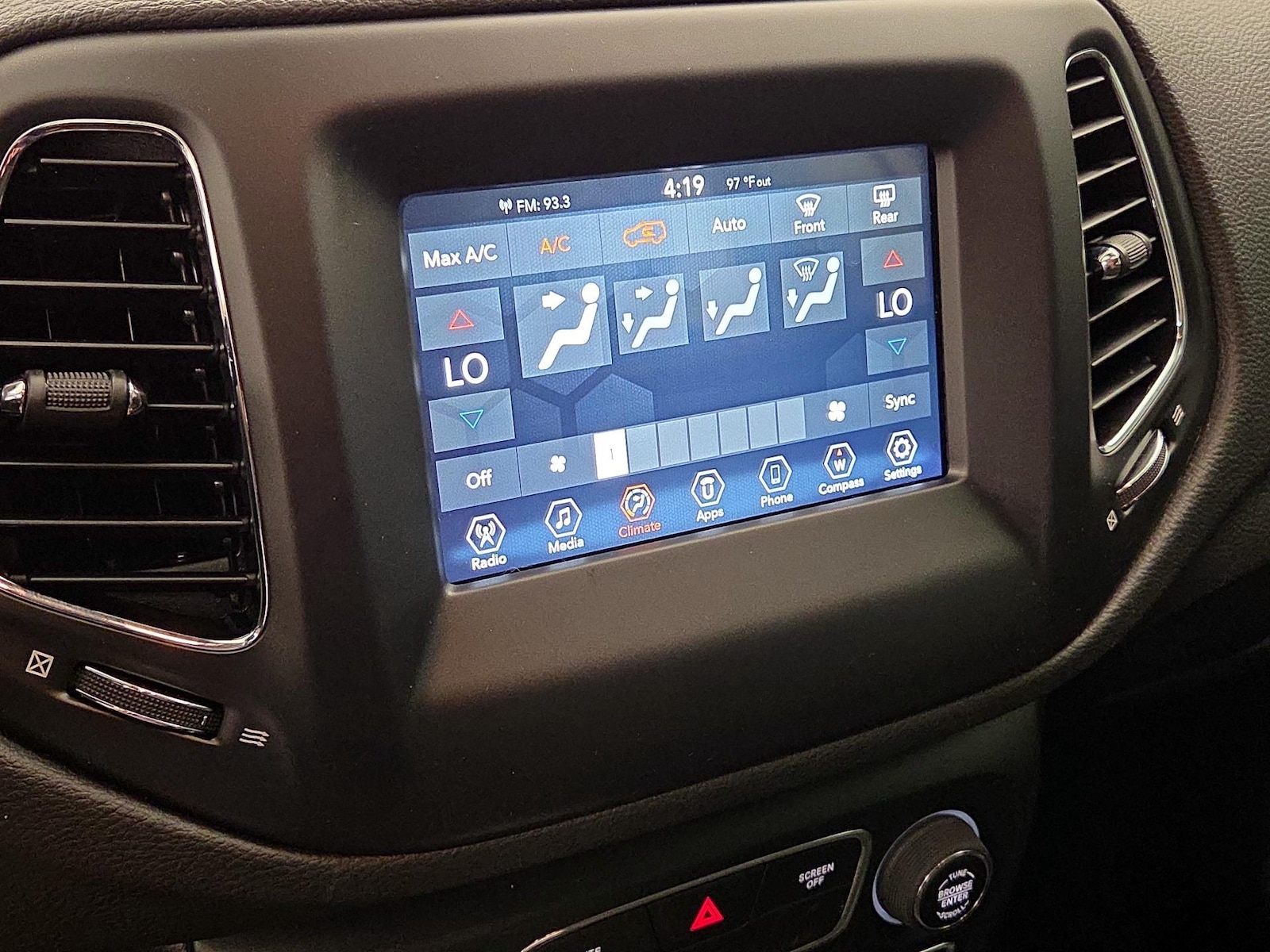 2018 Jeep Compass Latitude - Photo 17