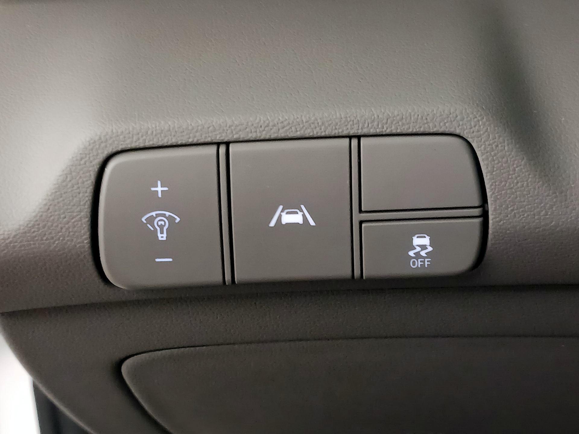 Thumbnail: 2021 Hyundai Elantra - 13