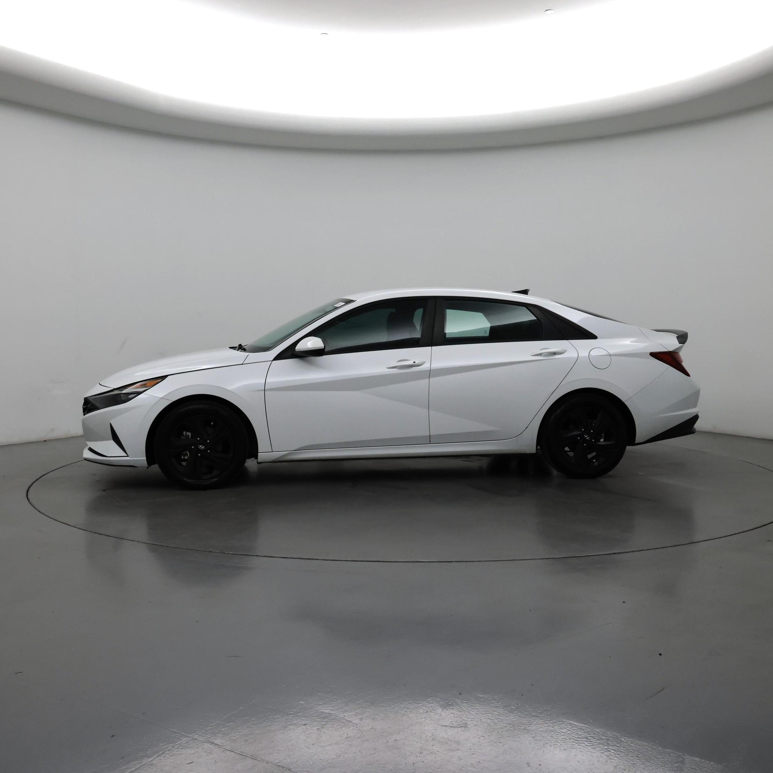 Thumbnail: 2021 Hyundai Elantra - 3