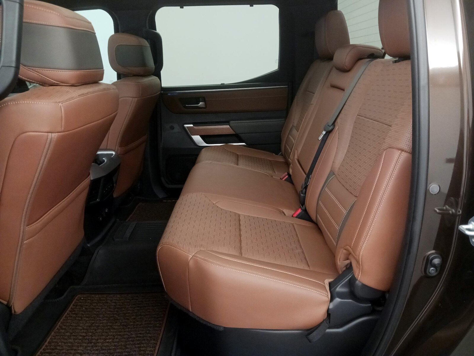 Rear A/C Seat(s)