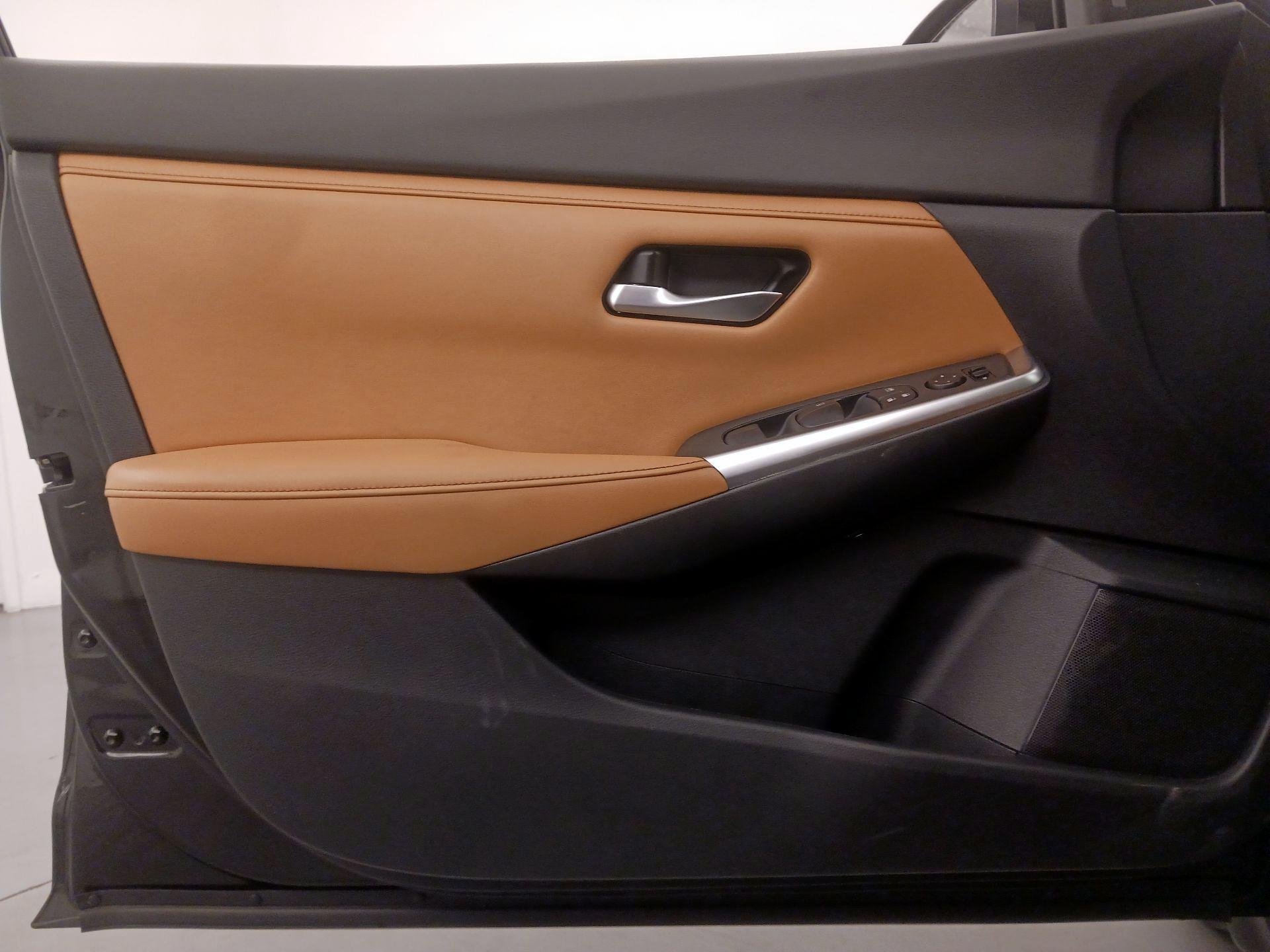 Thumbnail: 2020 Nissan Sentra - 12