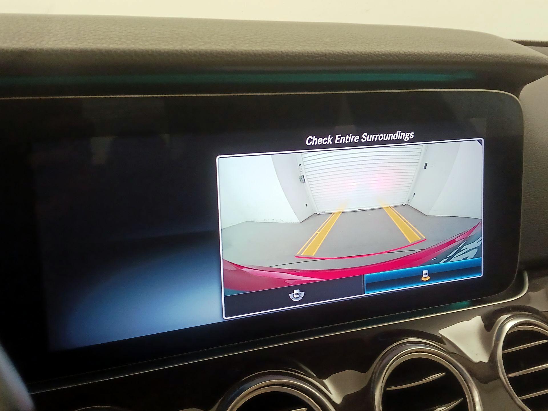 Thumbnail: 2020 Mercedes-Benz E-Class - 15