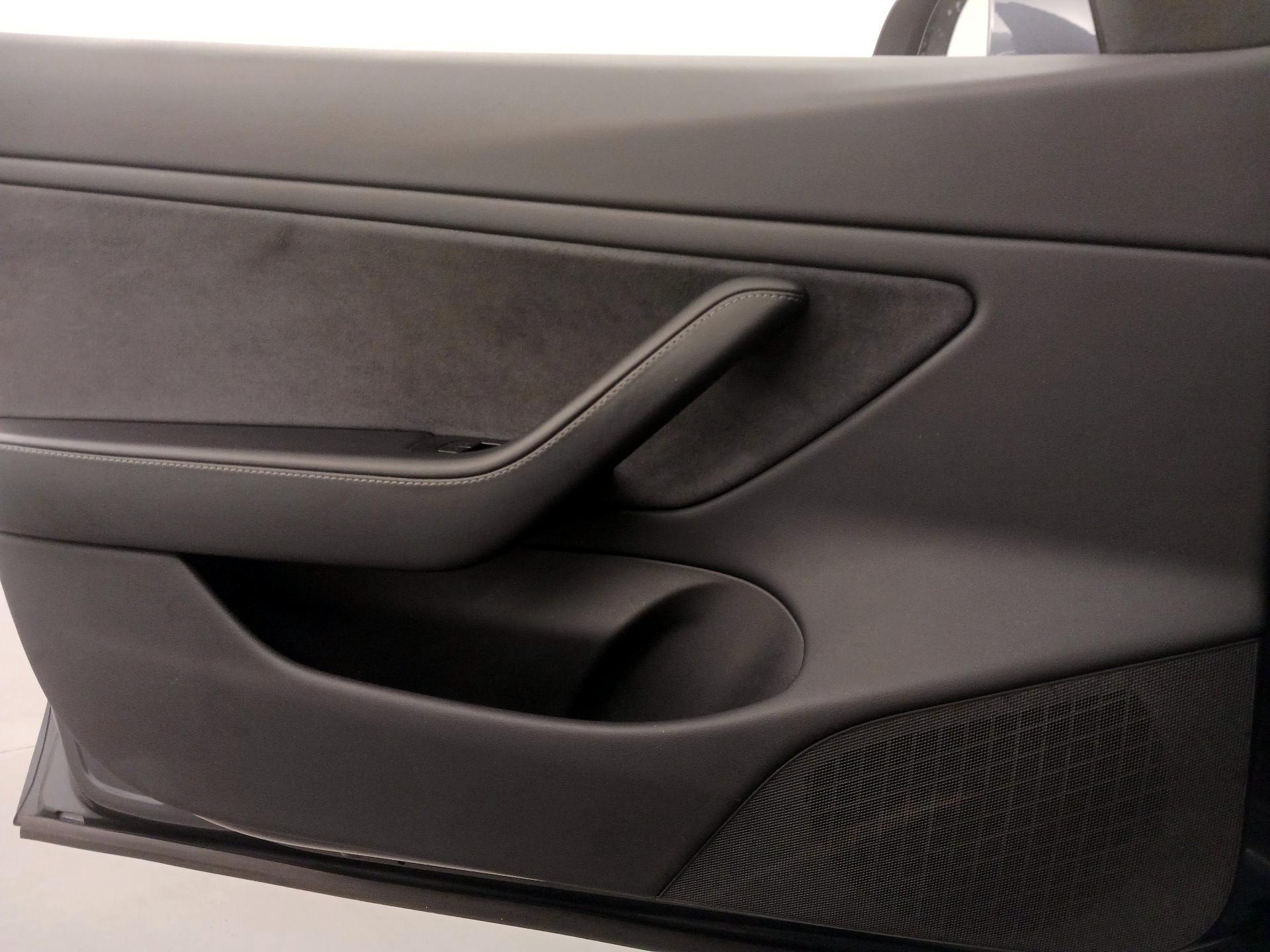 Thumbnail: 2019 Tesla Model 3 - 12