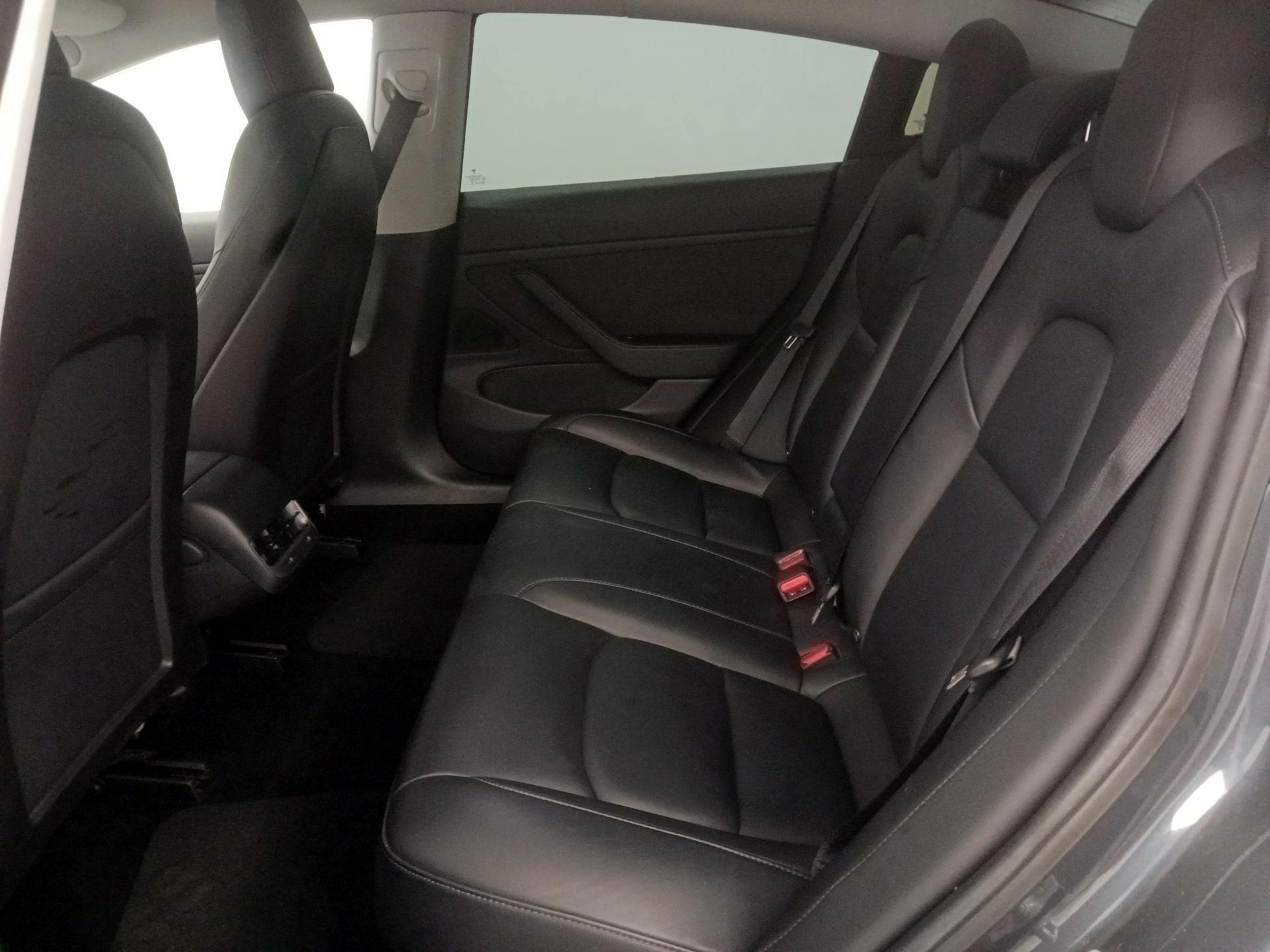 Thumbnail: 2019 Tesla Model 3 - 20