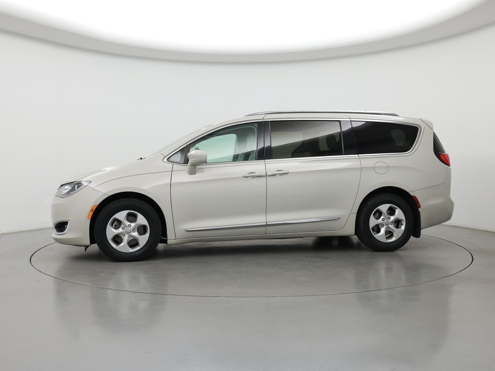 2017 Chrysler Pacifica Touring-L Plus - Photo 4
