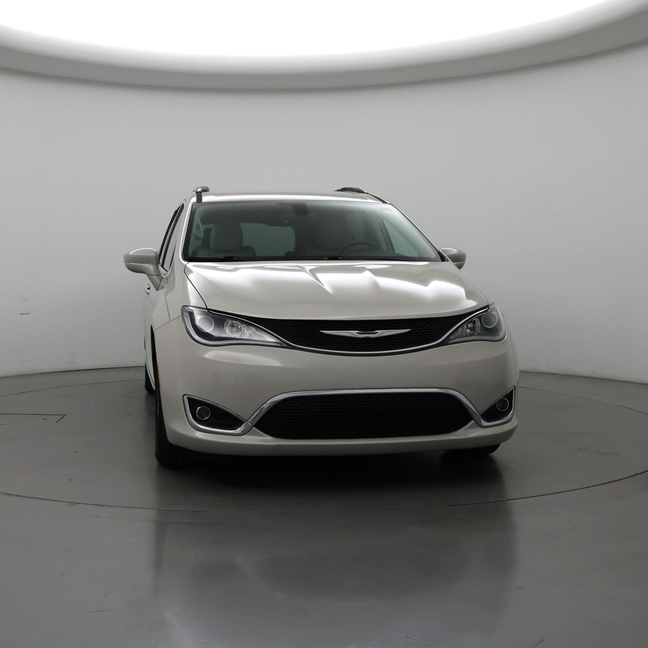 Thumbnail: 2017 Chrysler Pacifica - 5