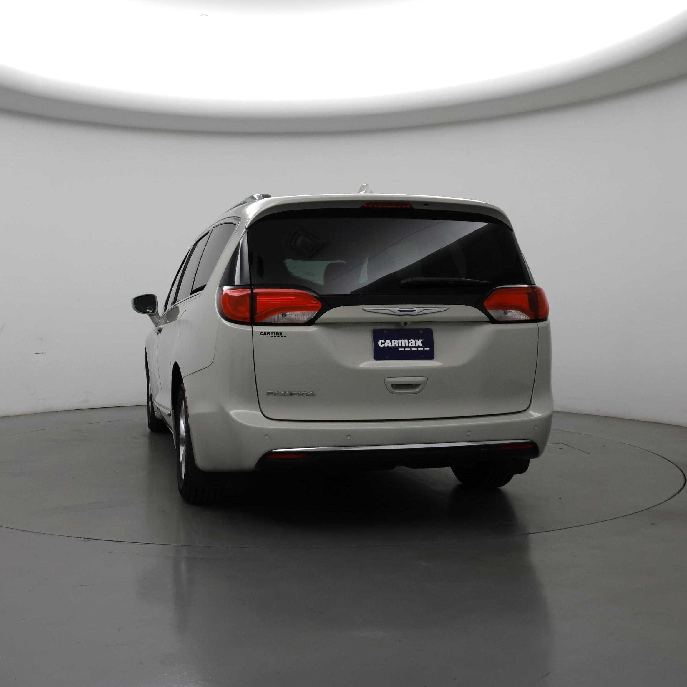 Thumbnail: 2017 Chrysler Pacifica - 6