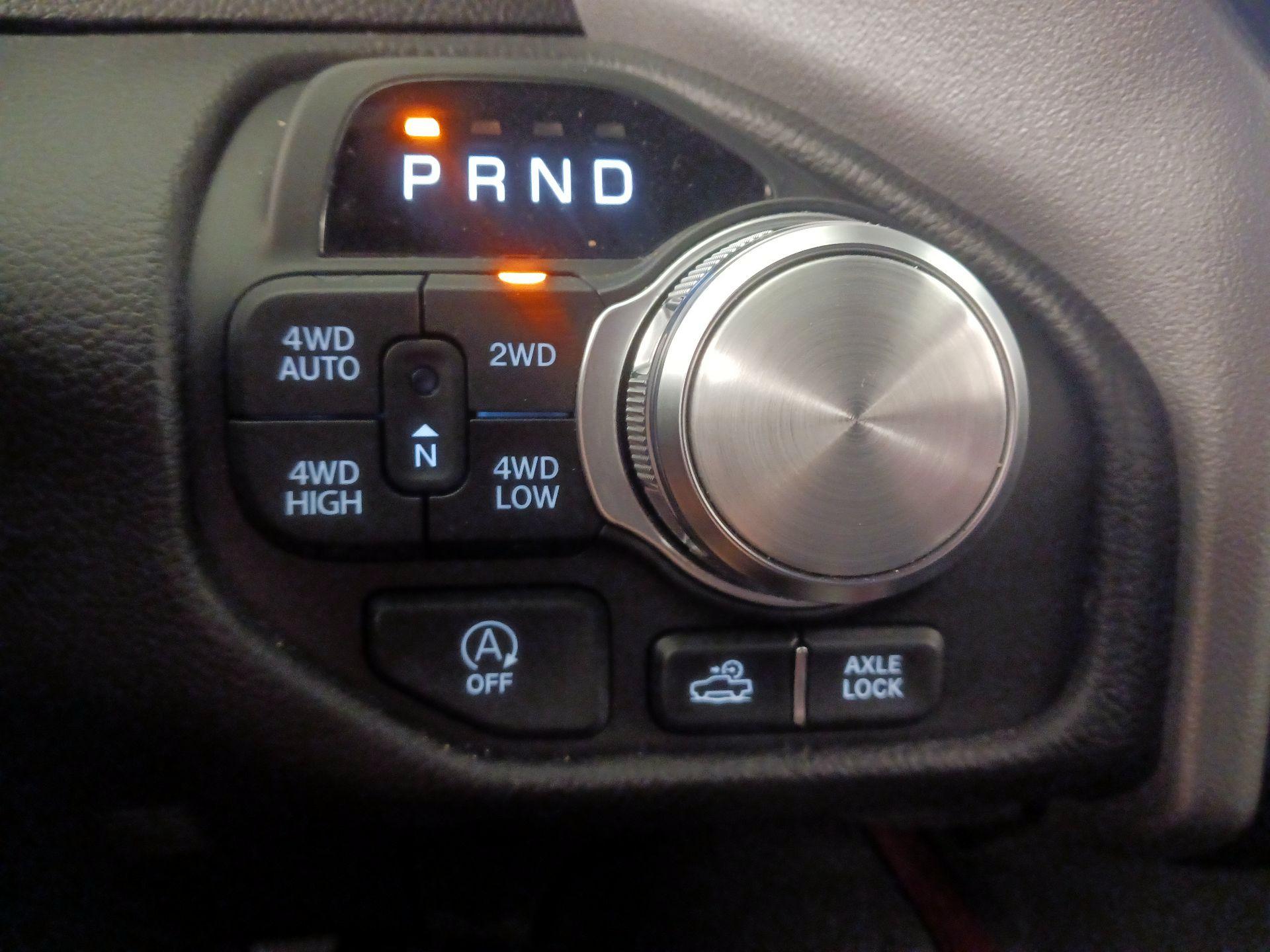 Thumbnail: 2025 RAM 1500 - 18