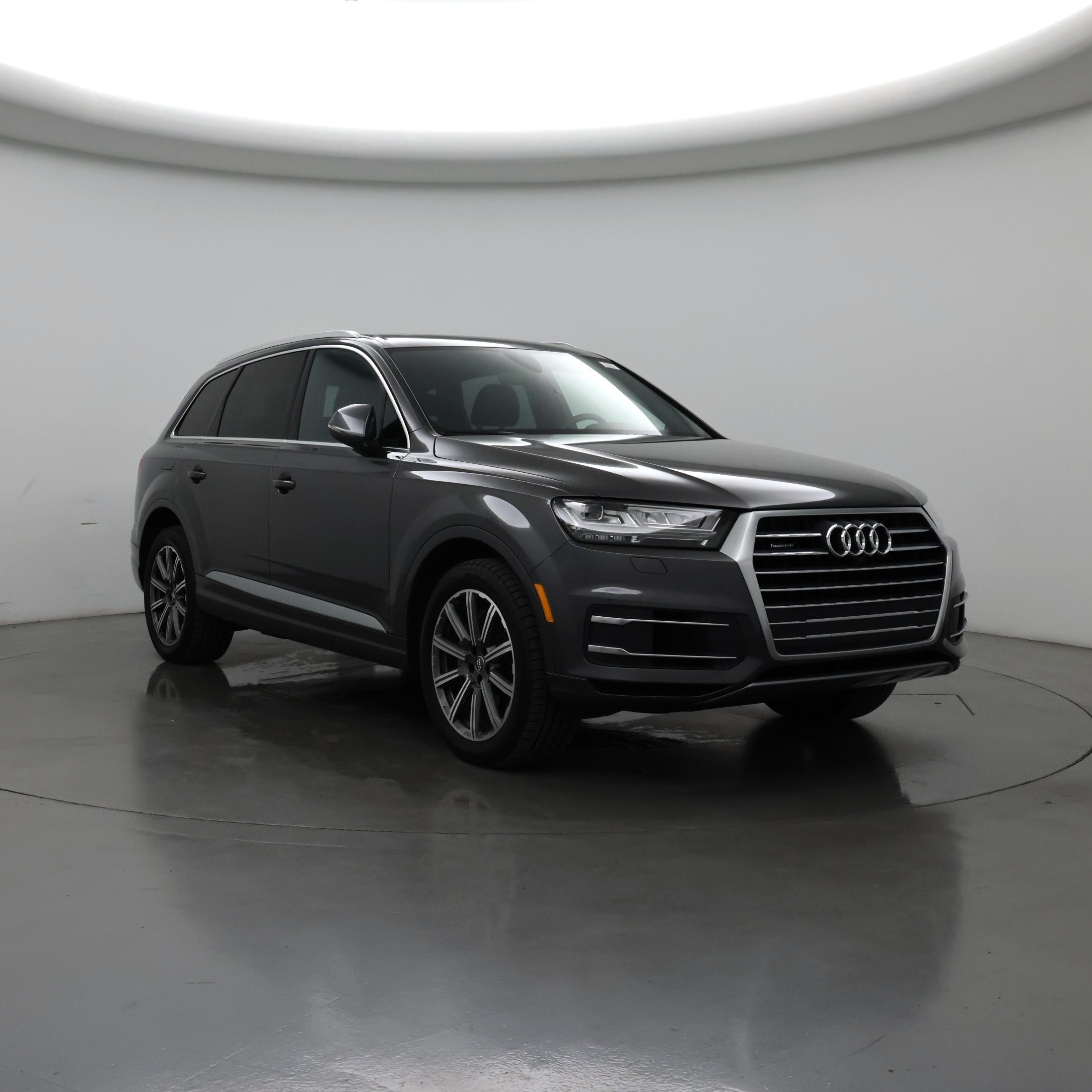 Gray 2018 Audi Q7 SUV / Crossover  Automatic