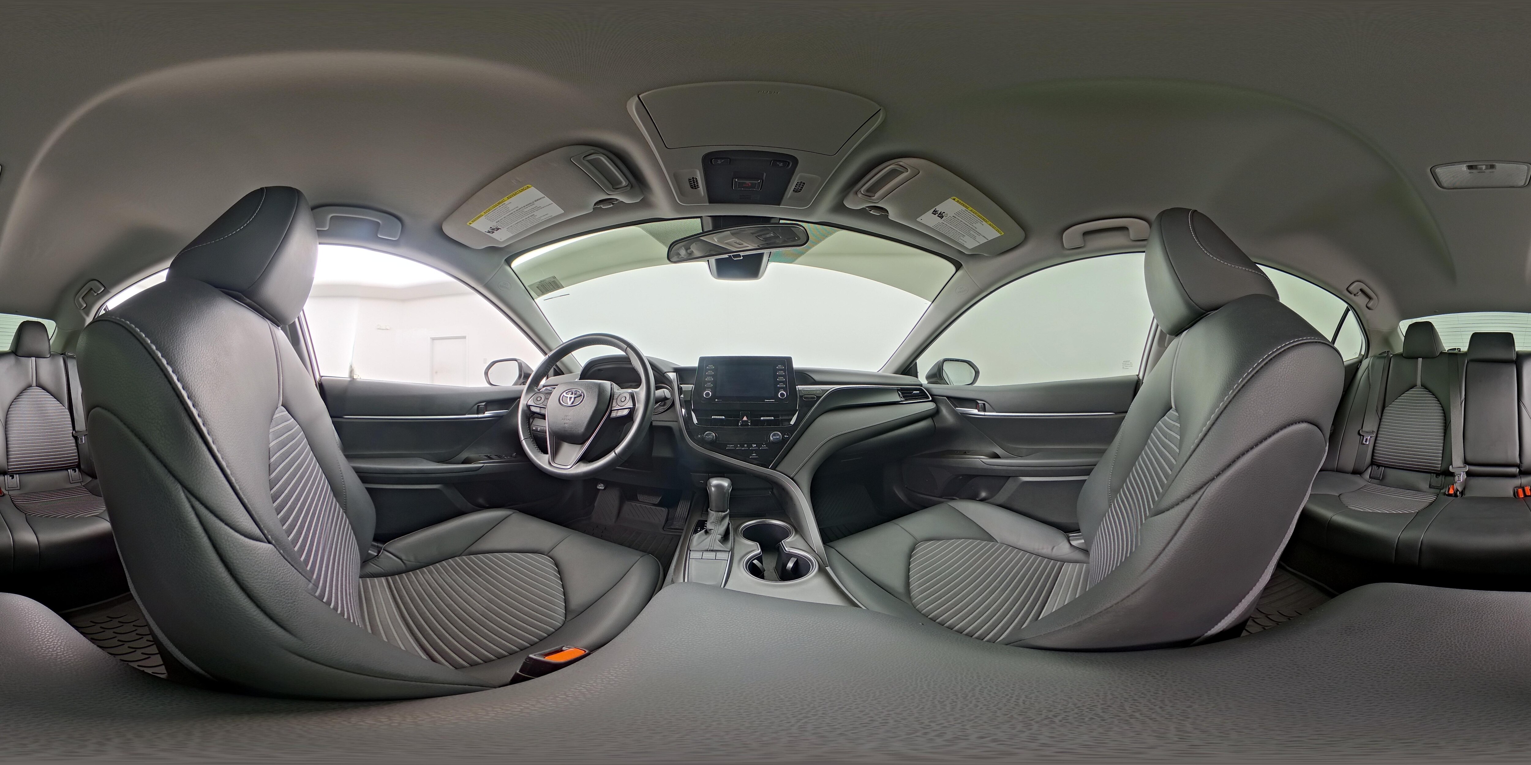2024 Toyota Camry SE - Photo 24