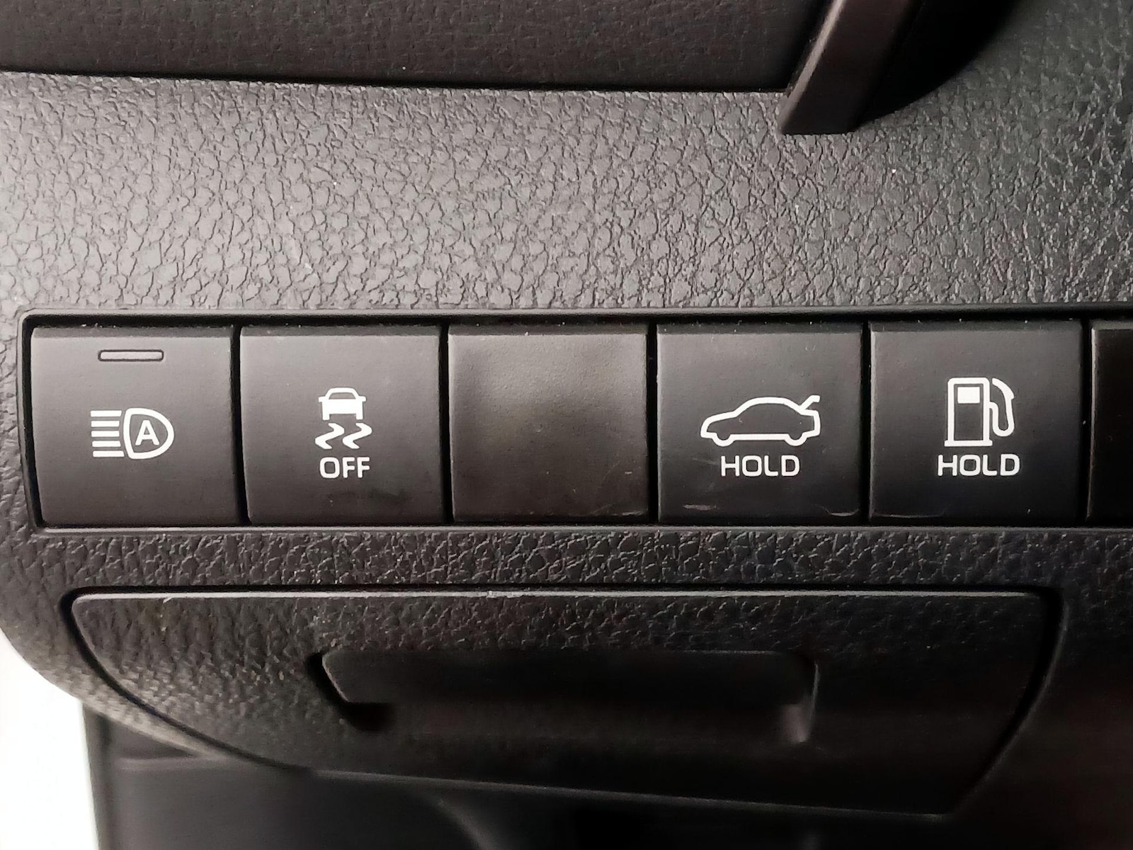 2024 Toyota Camry SE - Photo 14