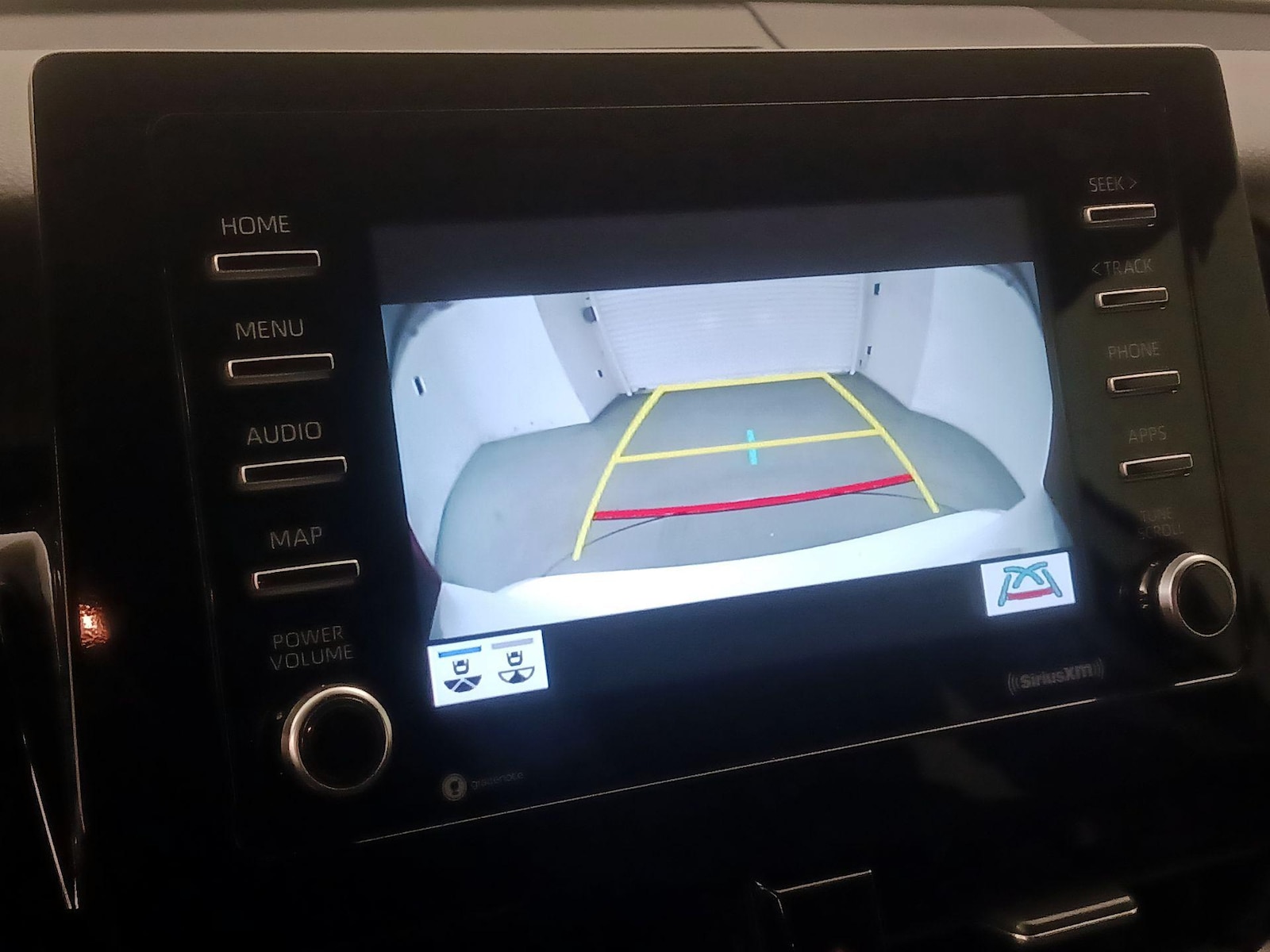 2024 Toyota Camry SE - Photo 15