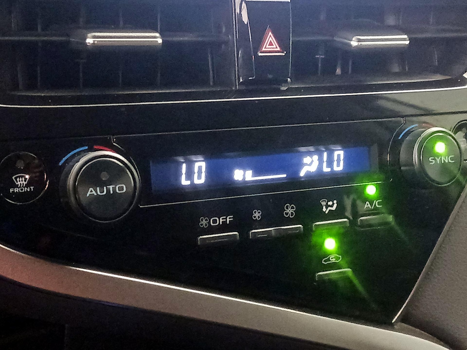 2024 Toyota Camry SE - Photo 17