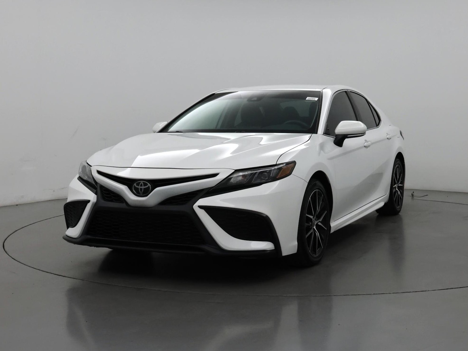 2024 Toyota Camry SE - Photo 5