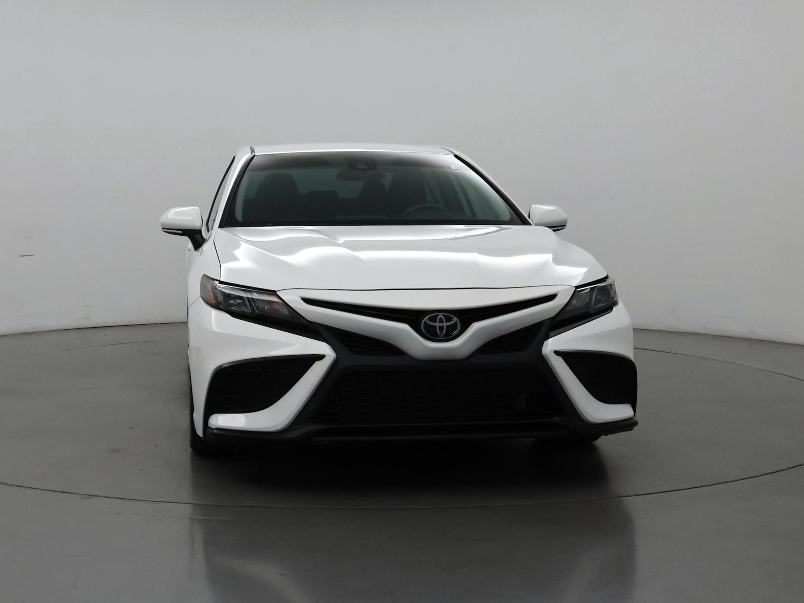 2024 Toyota Camry SE - Photo 6