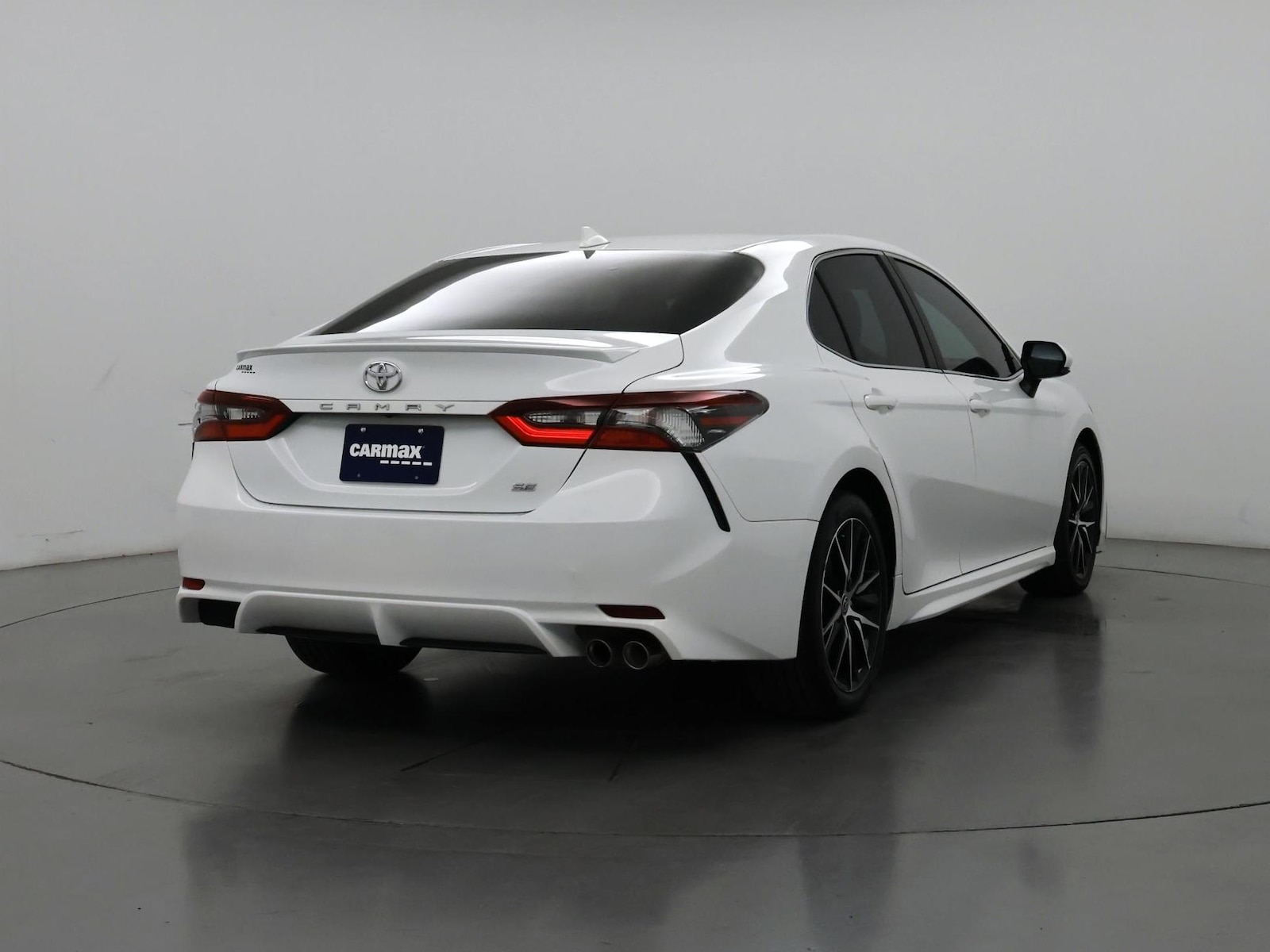 2024 Toyota Camry SE - Photo 9