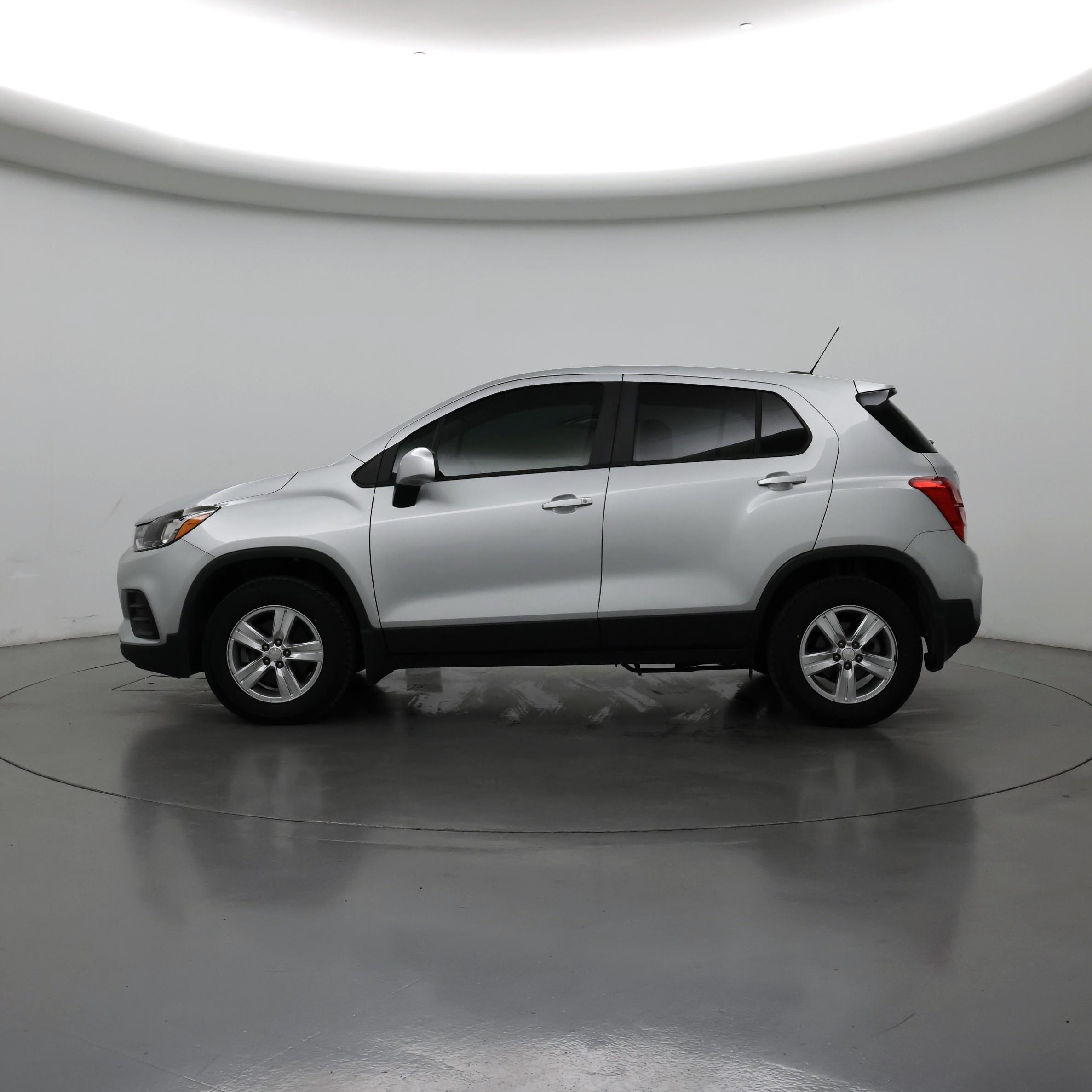 Thumbnail: 2020 Chevrolet Trax - 3