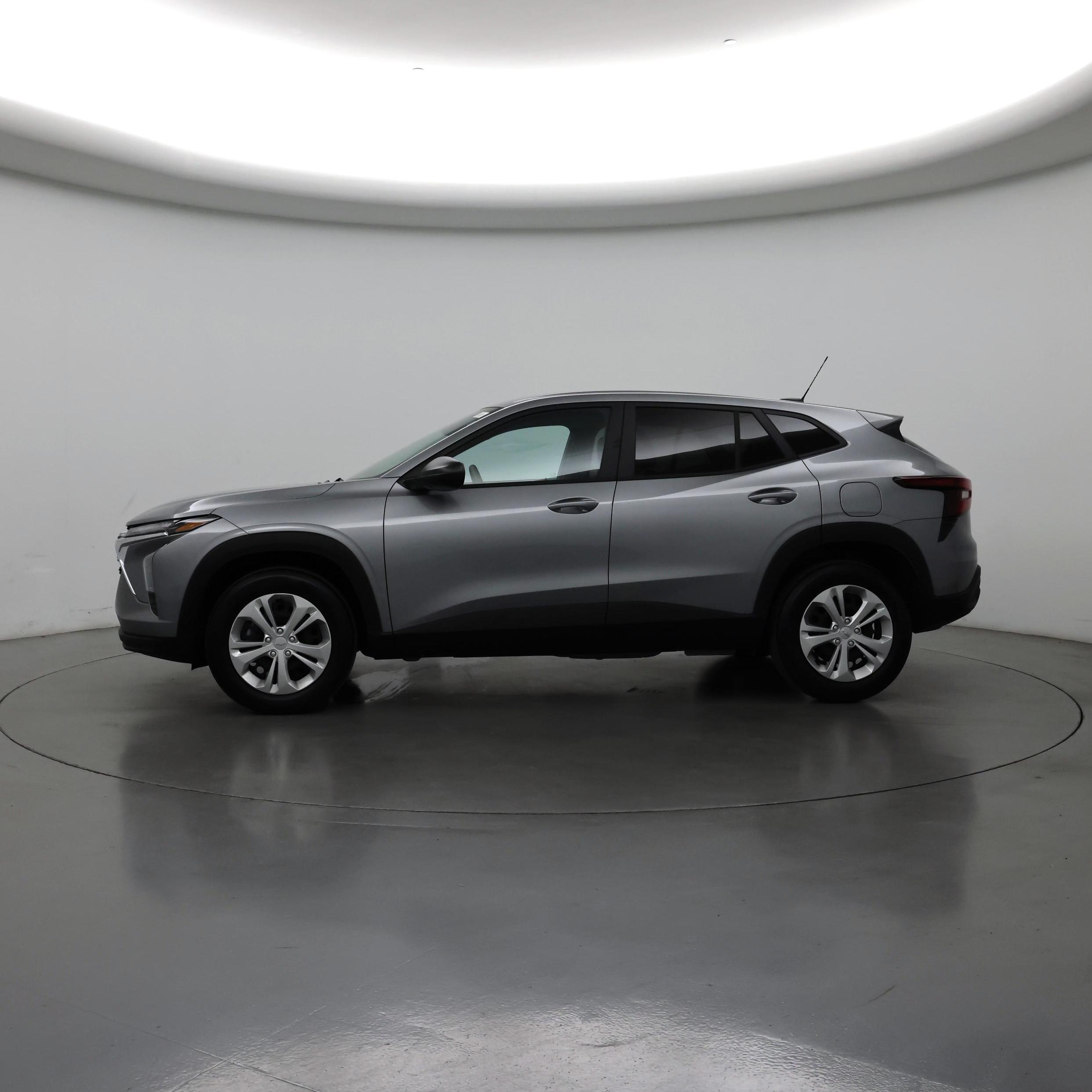 Thumbnail: 2026 Chevrolet Trax - 3
