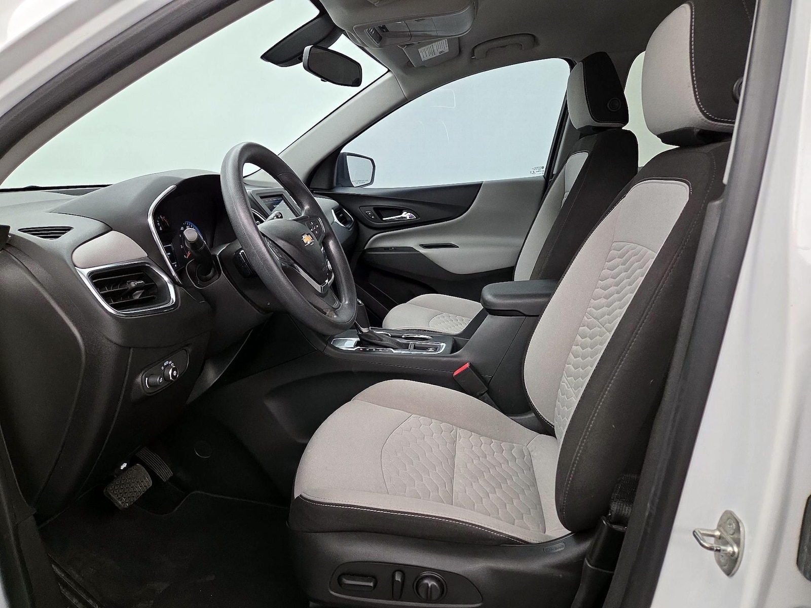 Power Seat(s) & Side Airbags