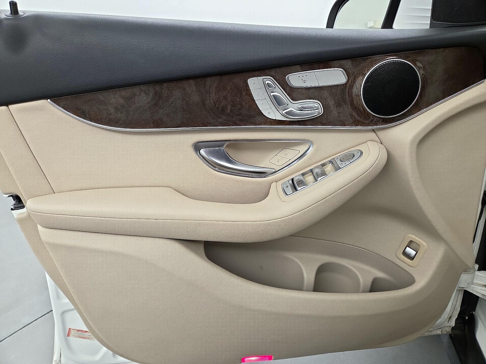 2018 Mercedes-Benz GLC GLC300 - Photo 13