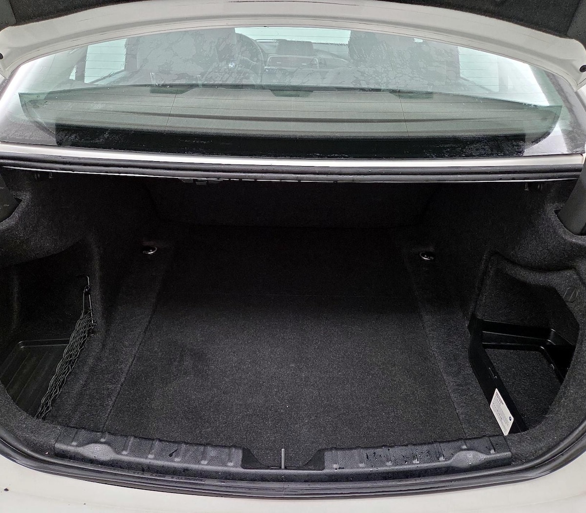 Trunk/Cargo (Seats Up)
