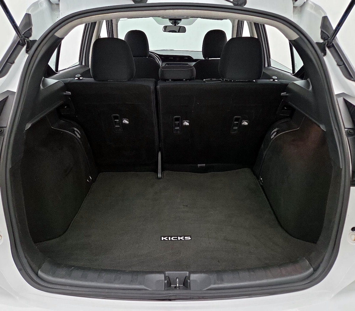 Trunk/Cargo (Seats Up)