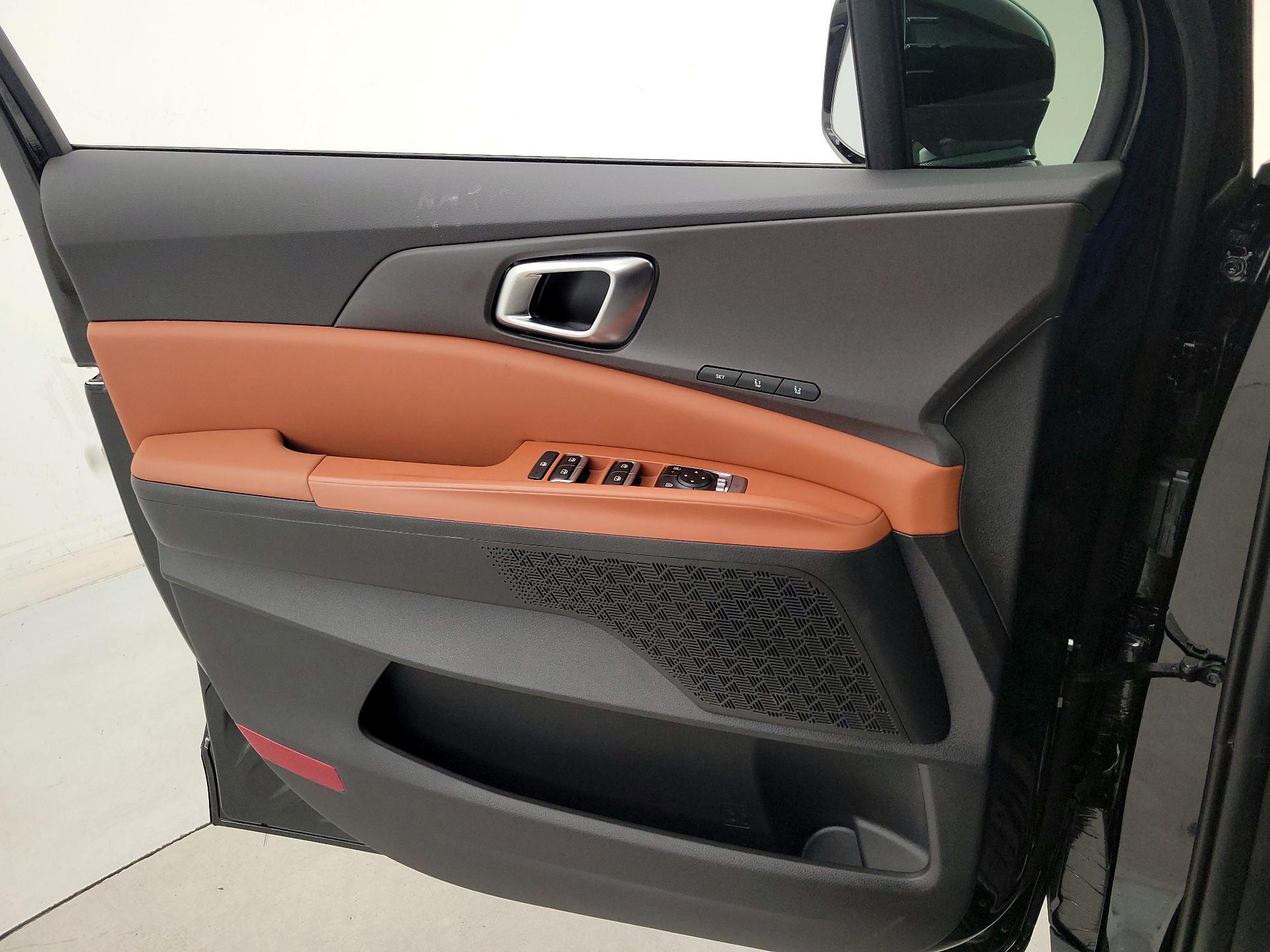 Thumbnail: 2025 Kia Carnival - 12