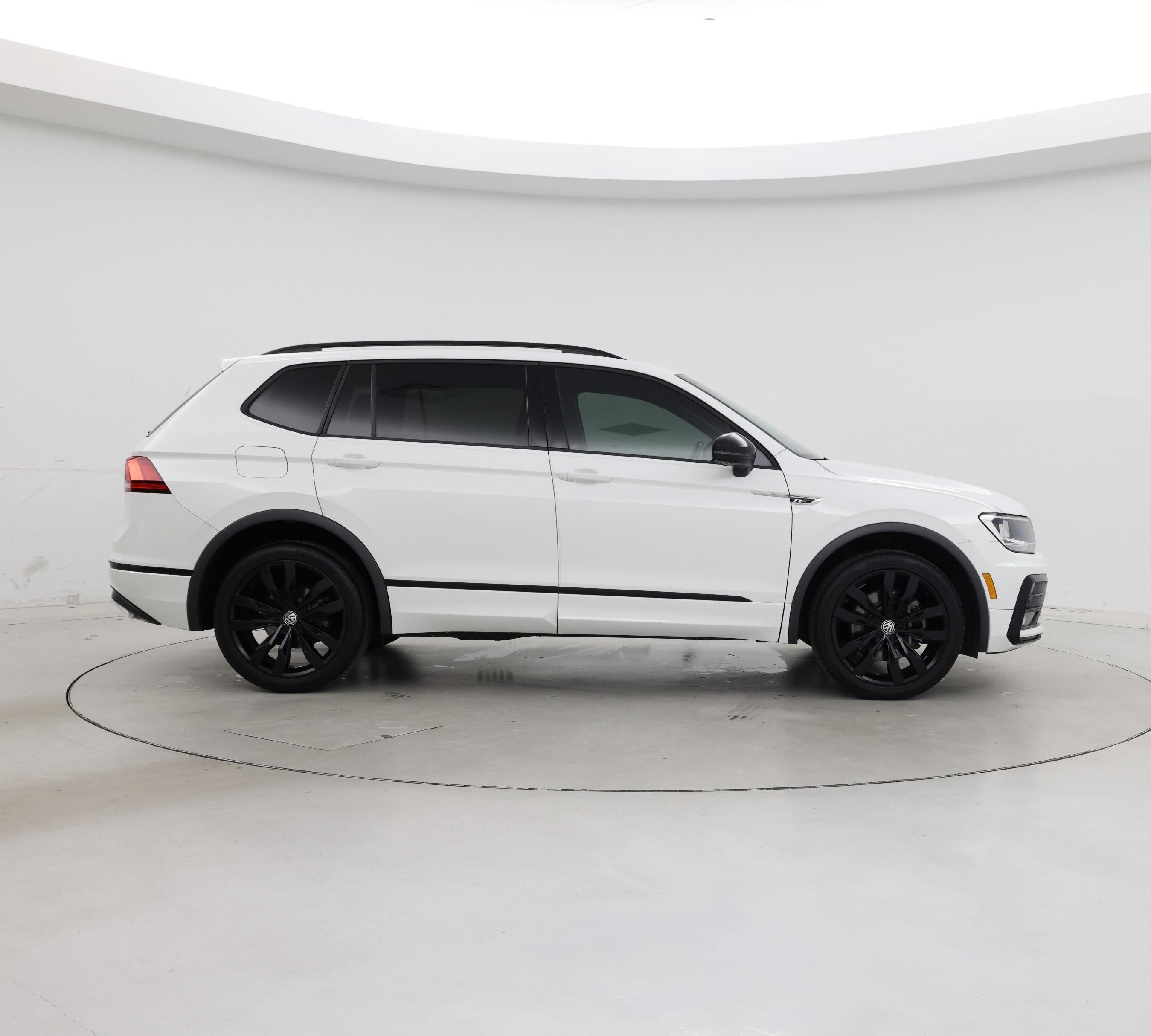 Thumbnail: 2020 Volkswagen Tiguan - 7