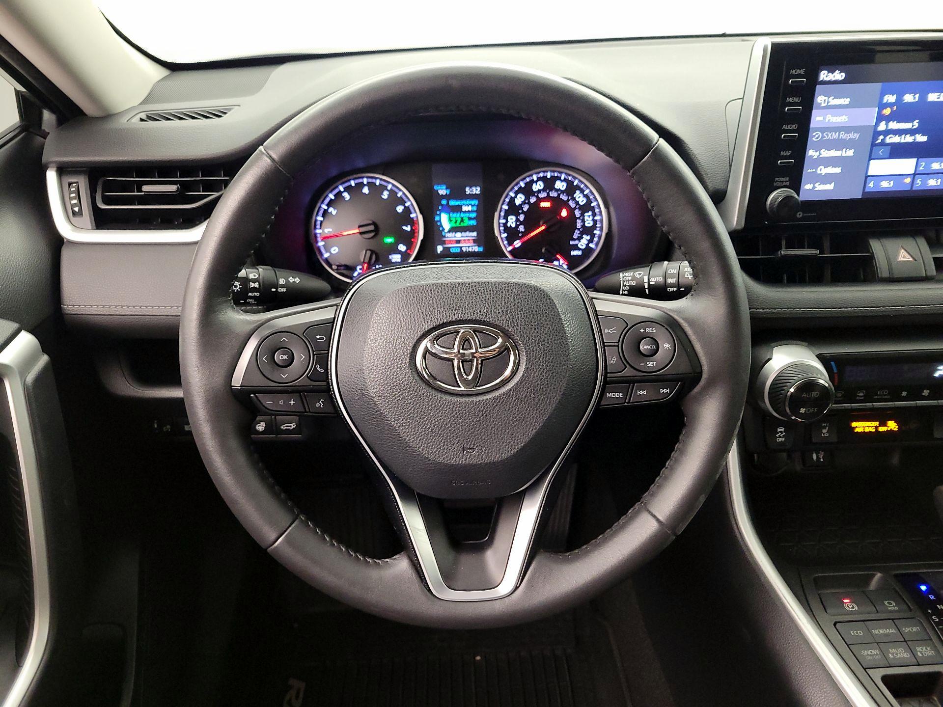 Thumbnail: 2019 Toyota RAV4 - 10