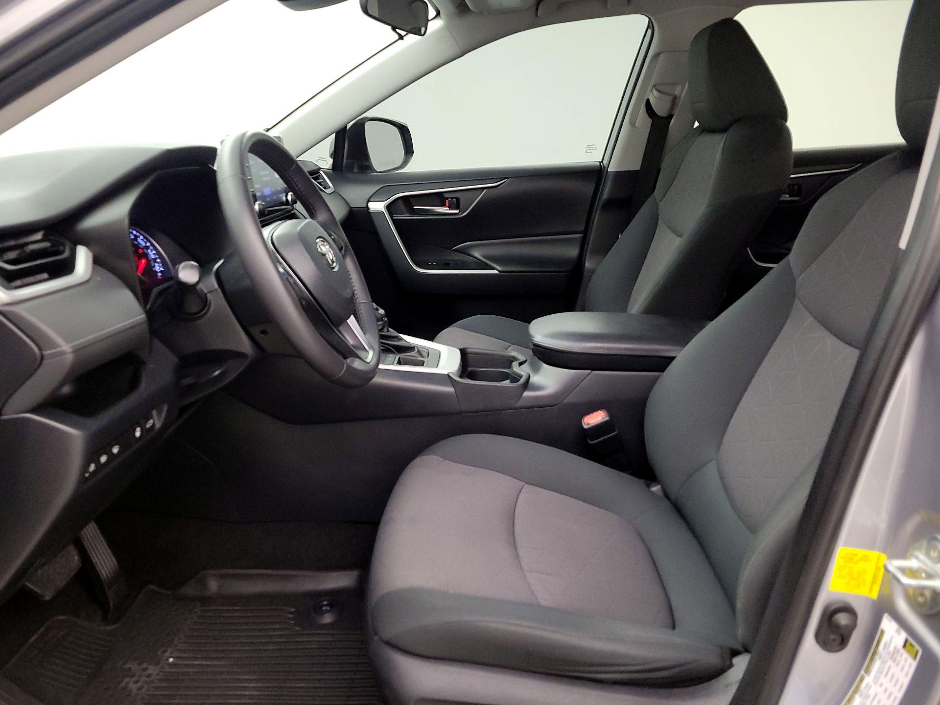Thumbnail: 2019 Toyota RAV4 - 11