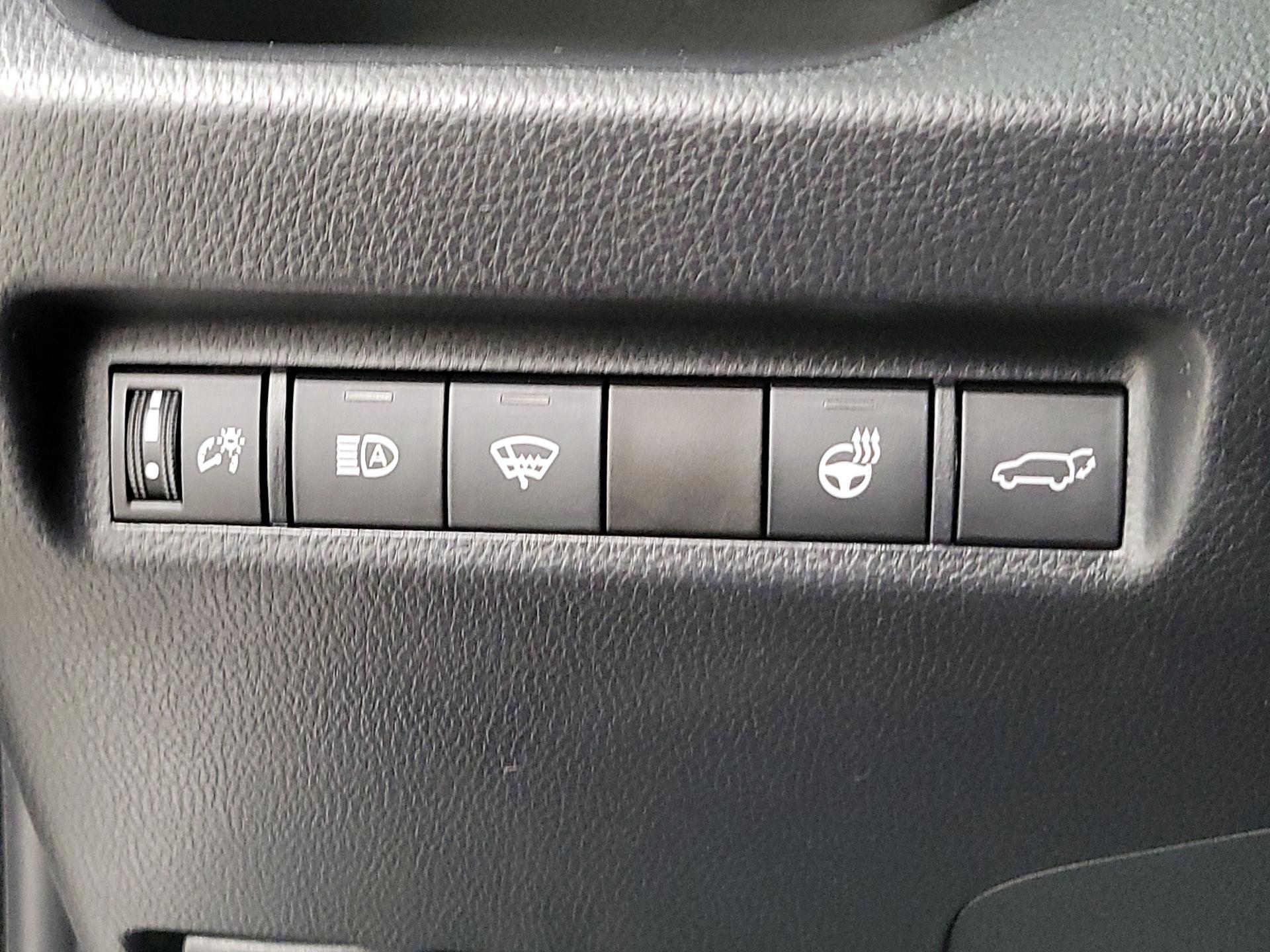 Thumbnail: 2019 Toyota RAV4 - 13