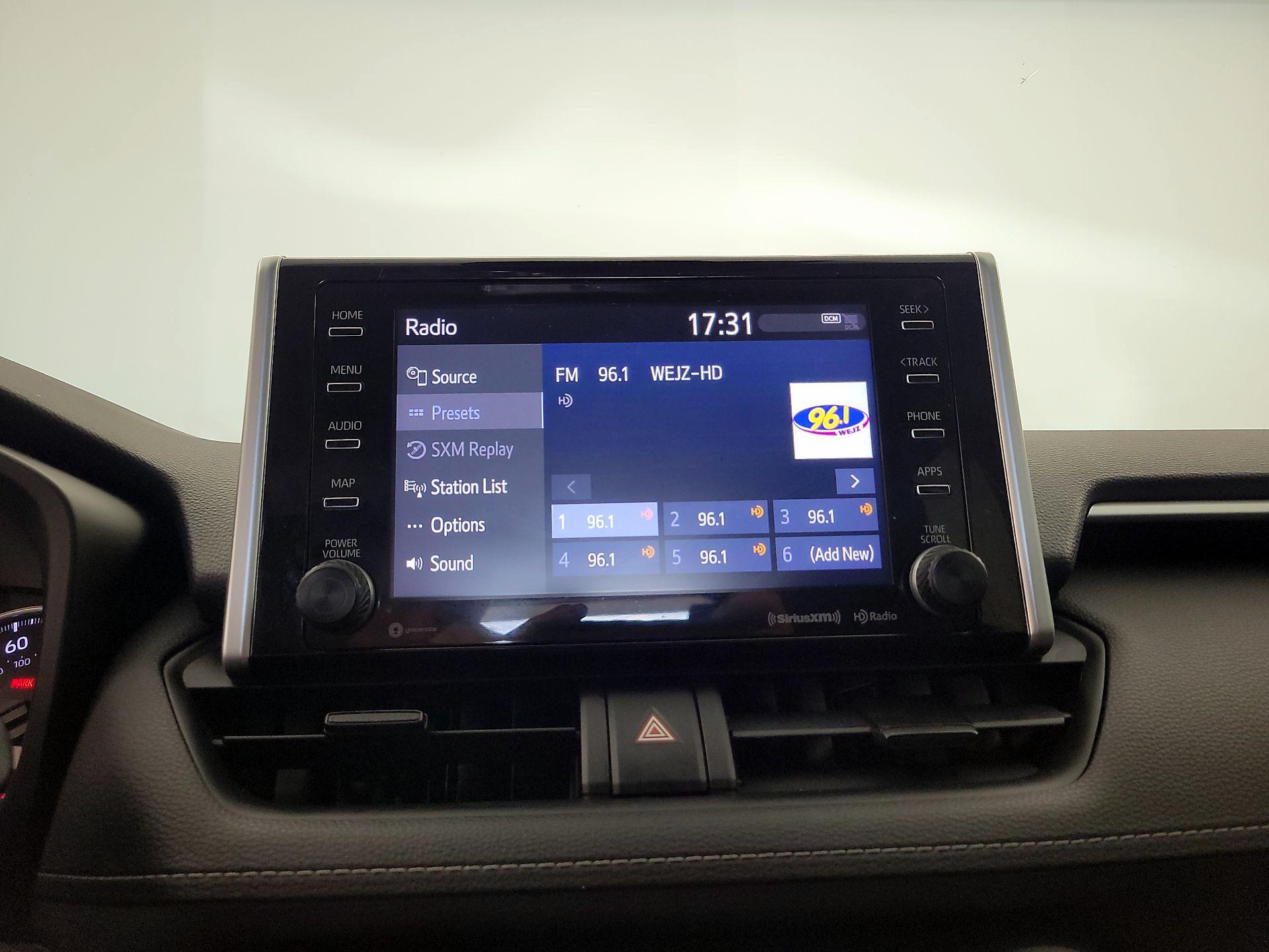 Thumbnail: 2019 Toyota RAV4 - 15