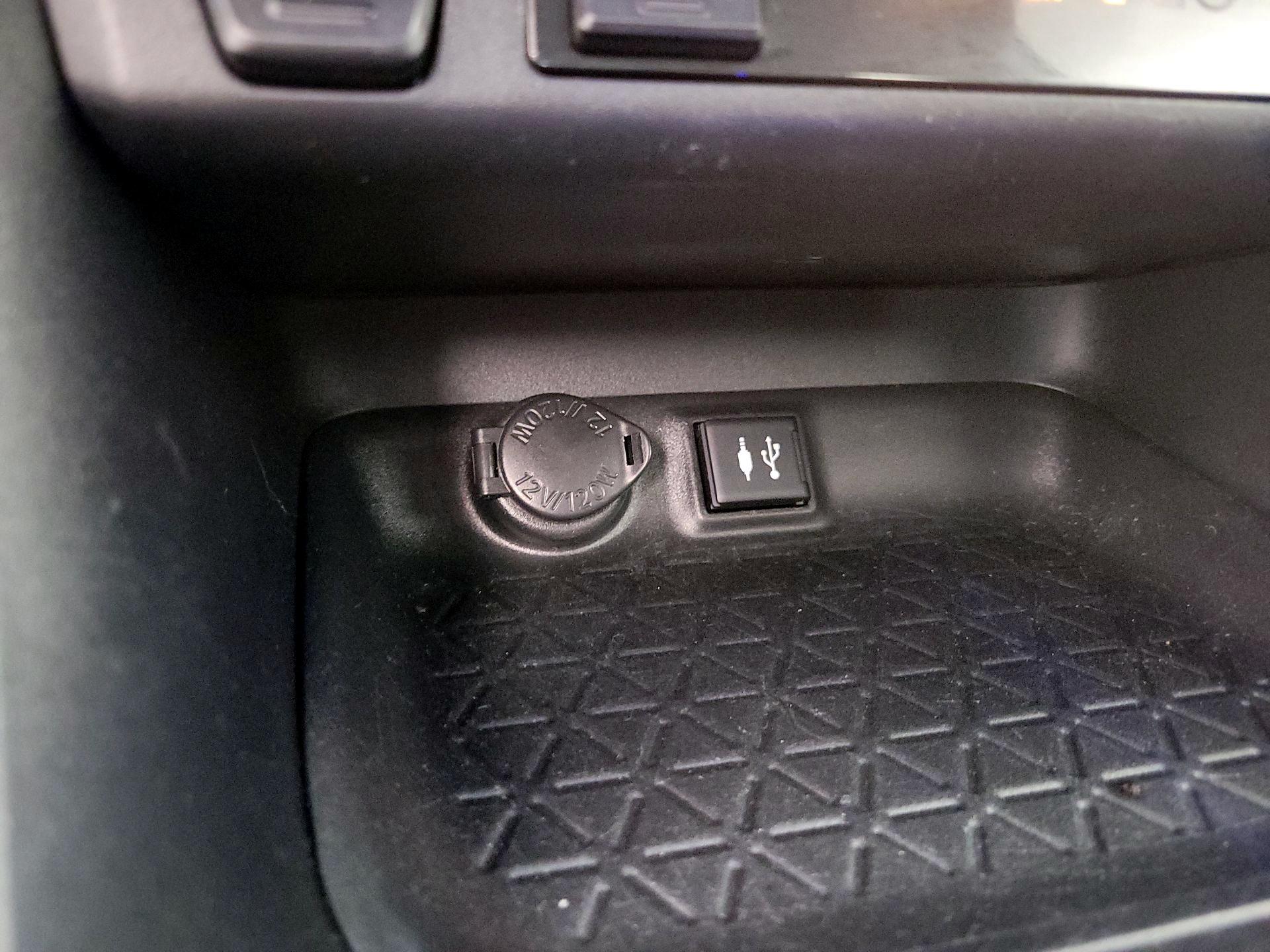 Thumbnail: 2019 Toyota RAV4 - 18