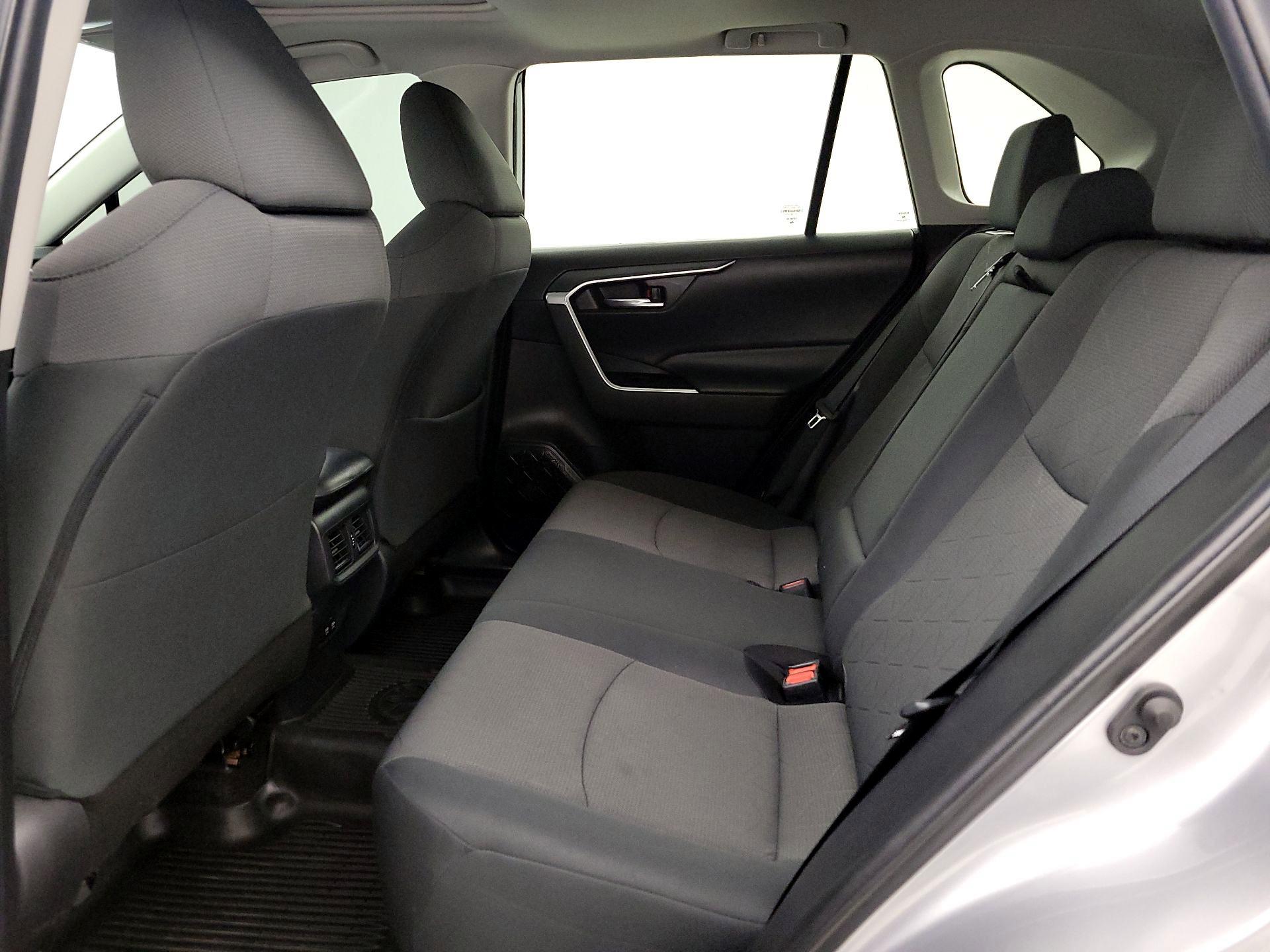Thumbnail: 2019 Toyota RAV4 - 20