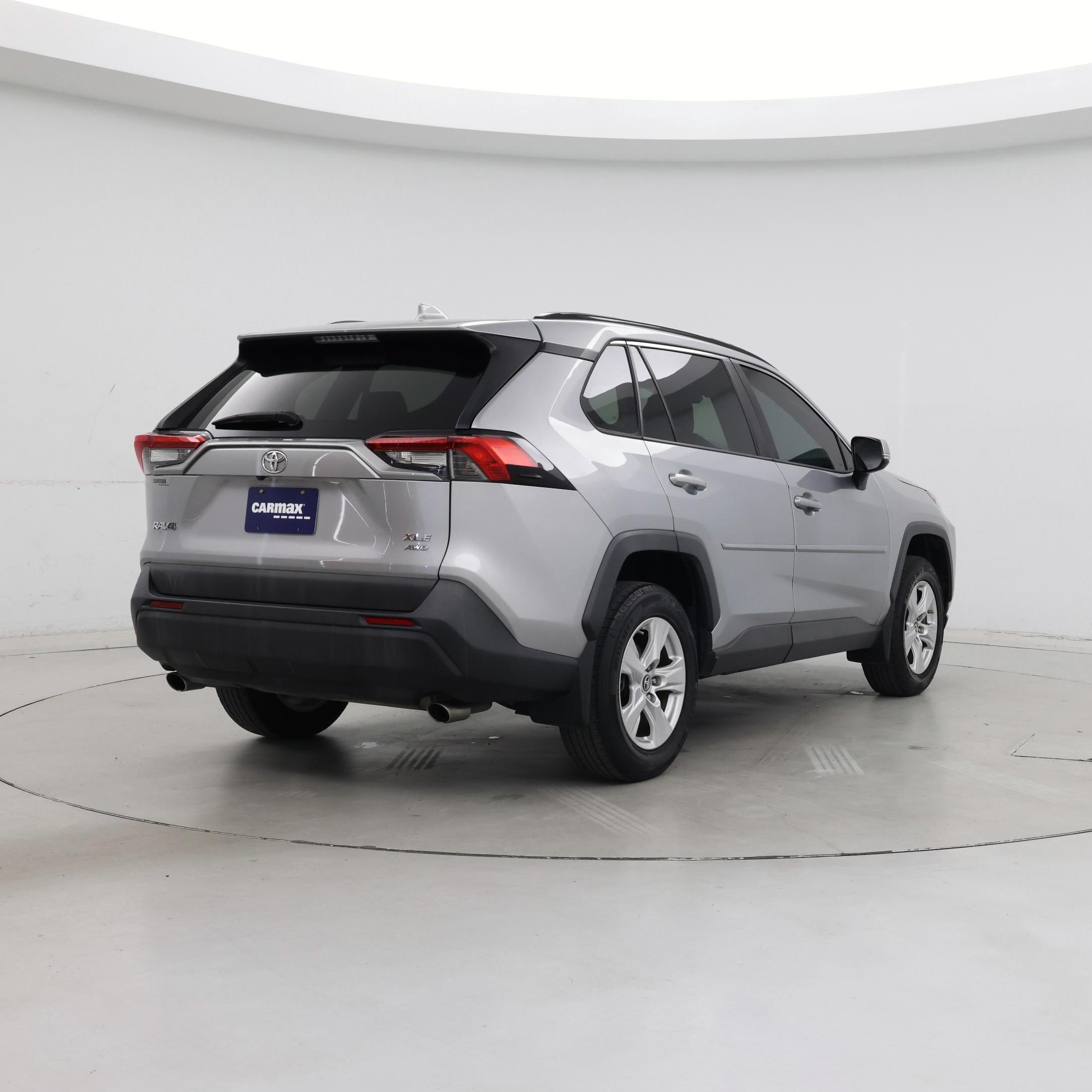 Thumbnail: 2019 Toyota RAV4 - 8