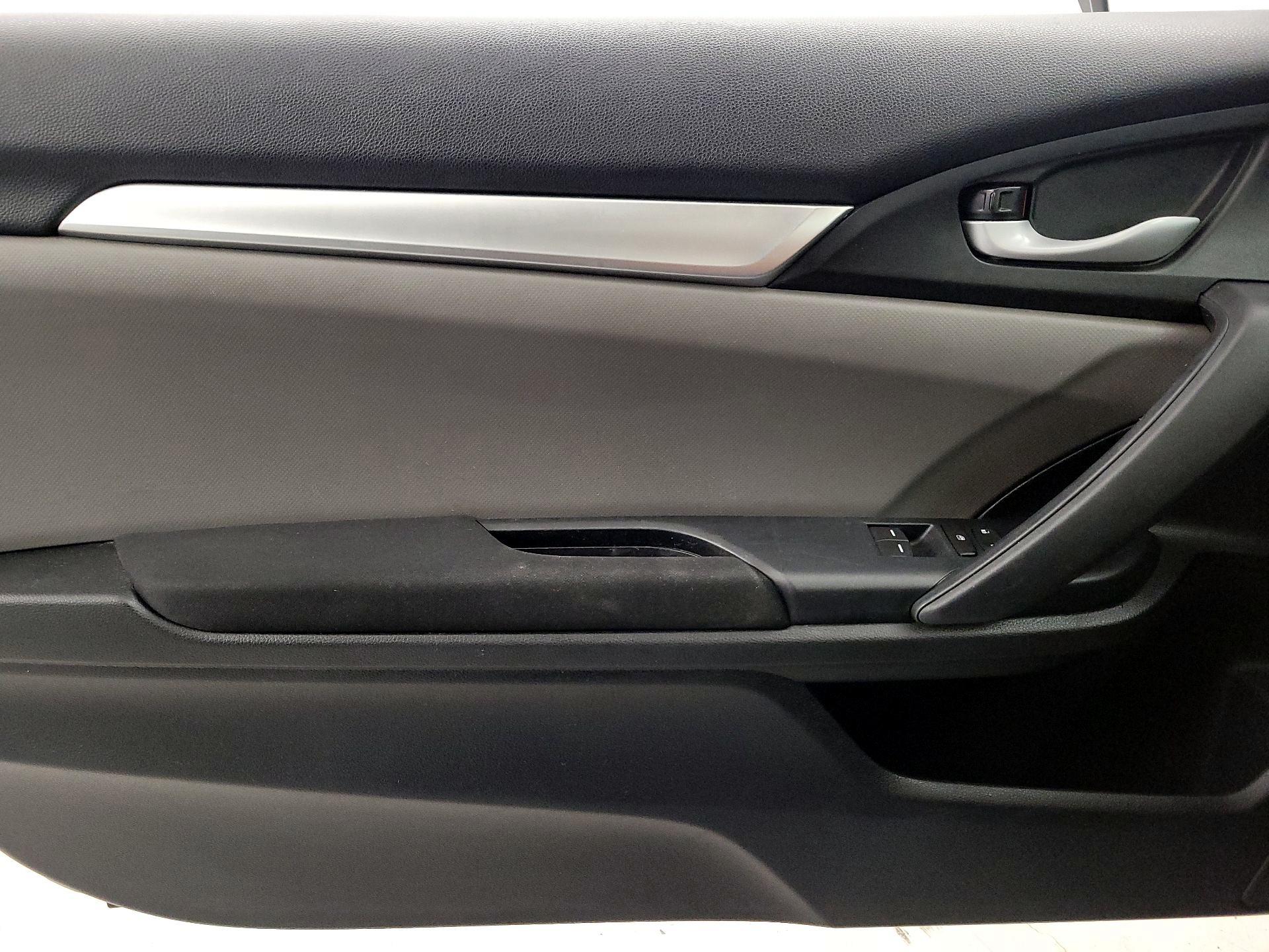Thumbnail: 2016 Honda Civic - 12