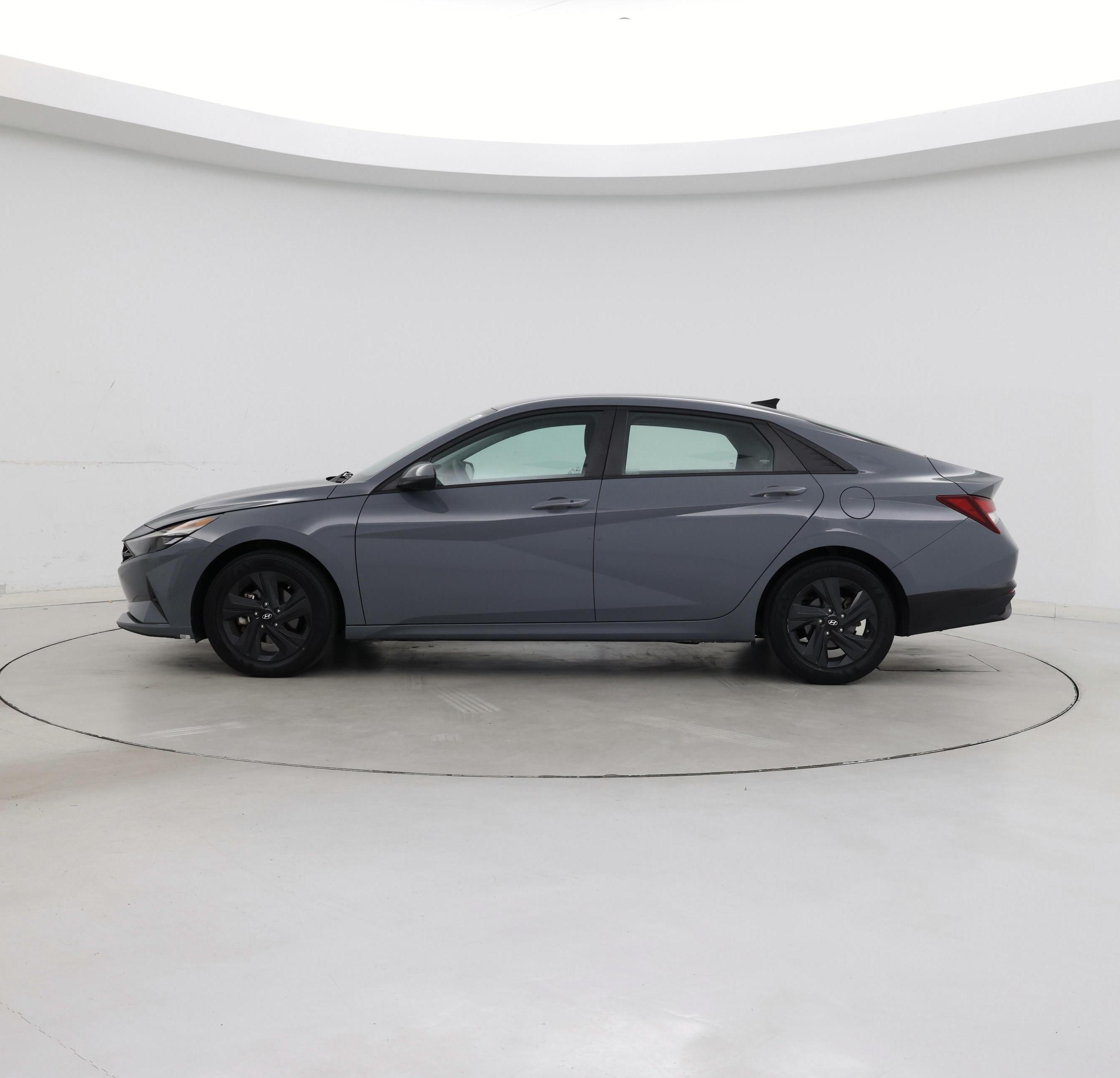 Thumbnail: 2022 Hyundai Elantra - 3