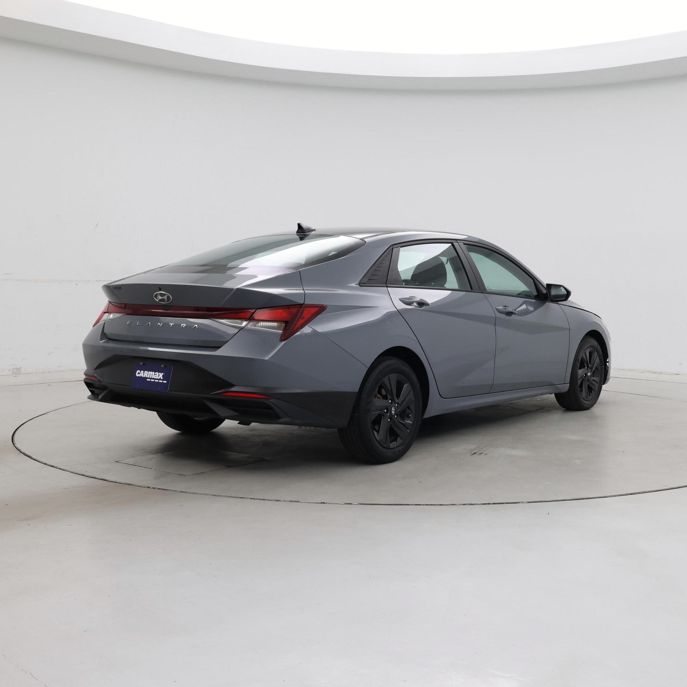 Thumbnail: 2022 Hyundai Elantra - 8