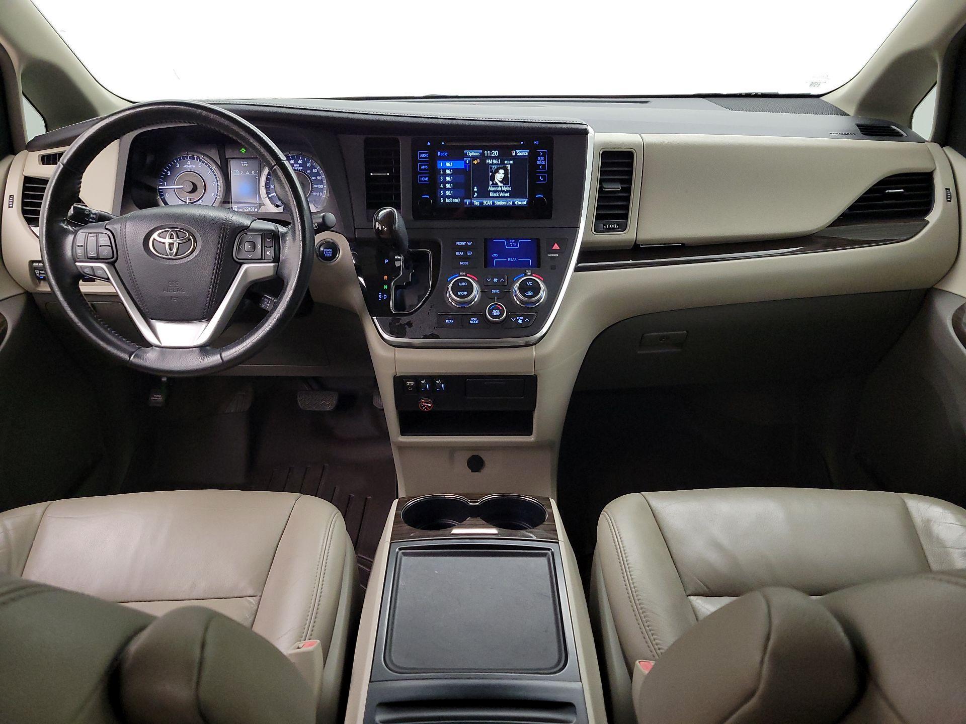Thumbnail: 2015 Toyota Sienna - 9
