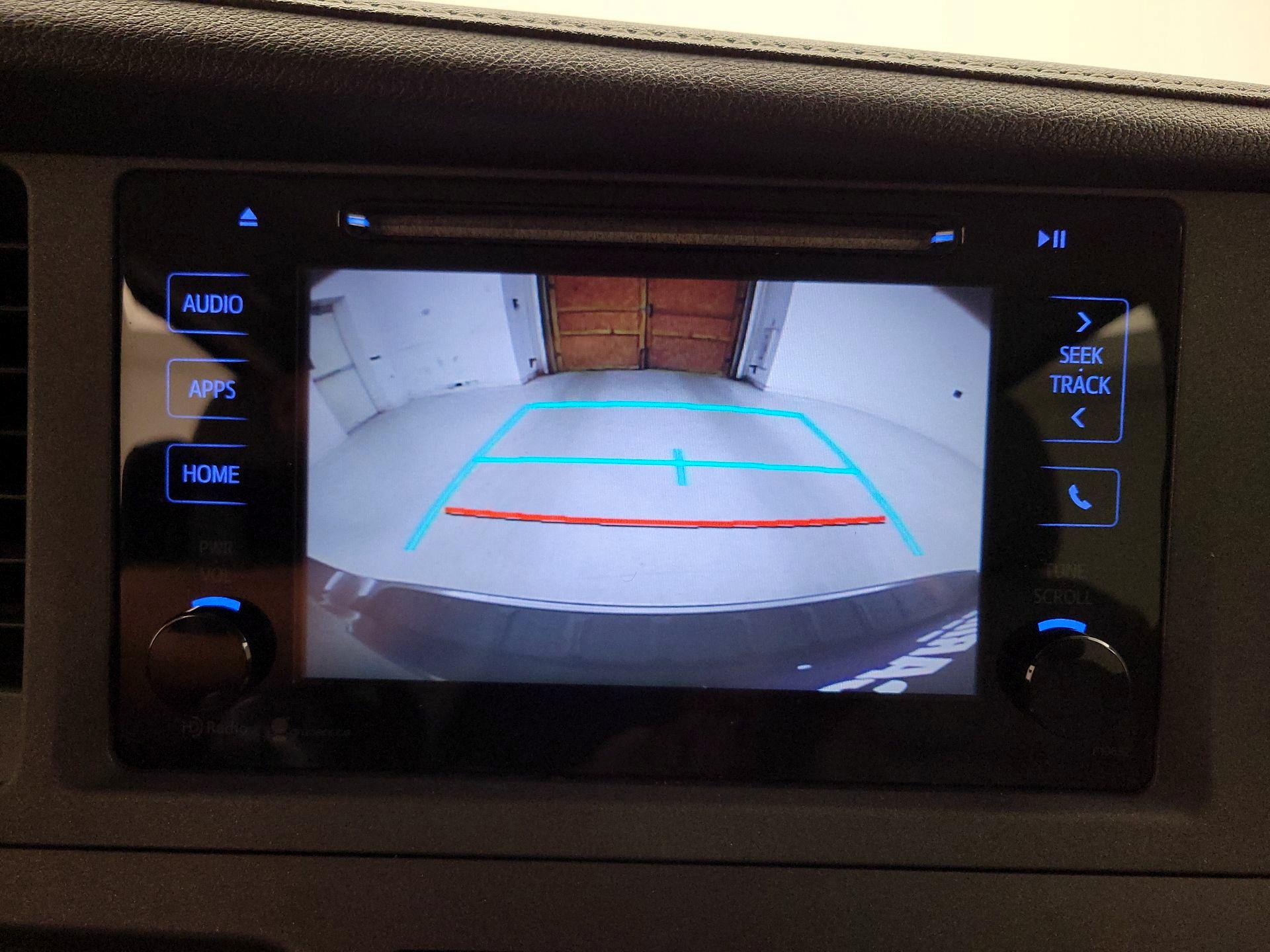 Thumbnail: 2015 Toyota Sienna - 14